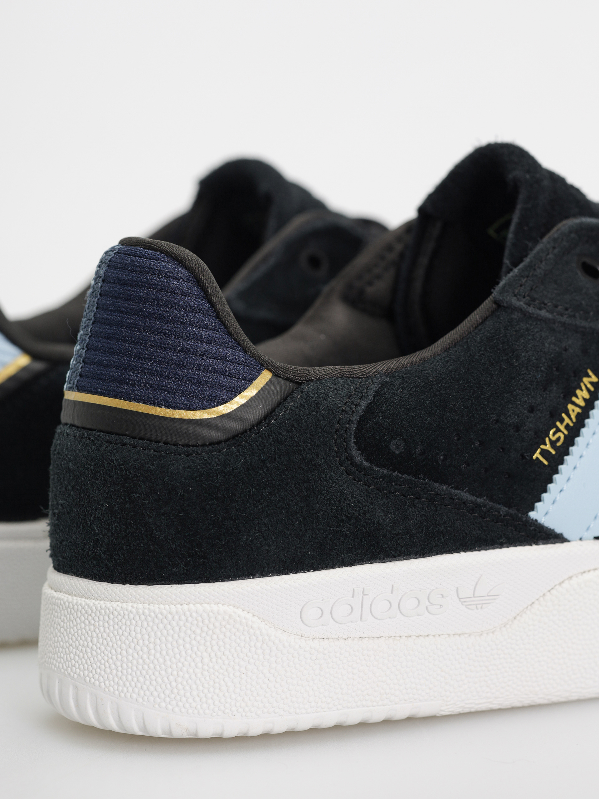 Взуття adidas Tyshawn Low (cblack/clesky/conavy)