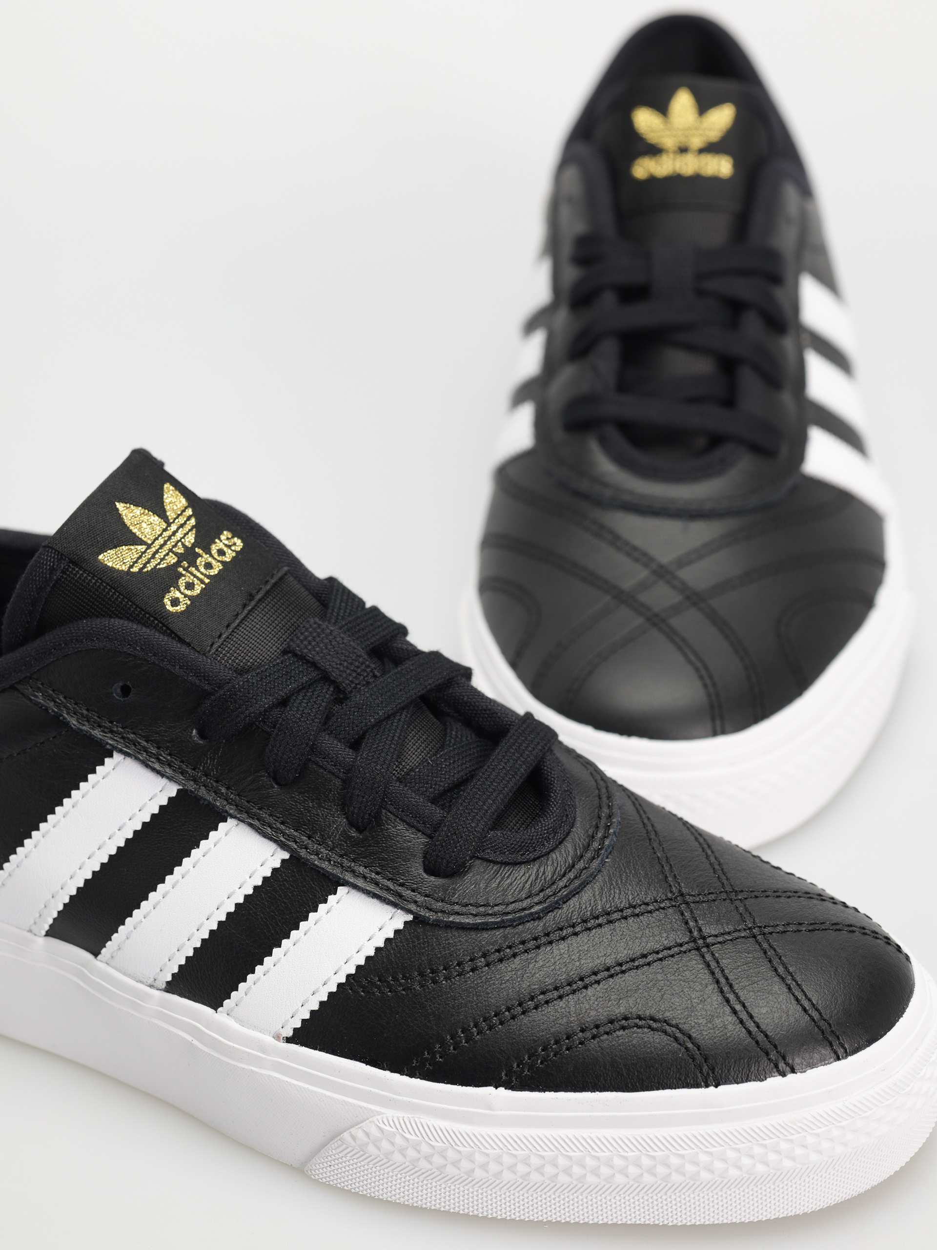 Взуття adidas Adi Ease (cblack/ftwwht/goldmt)