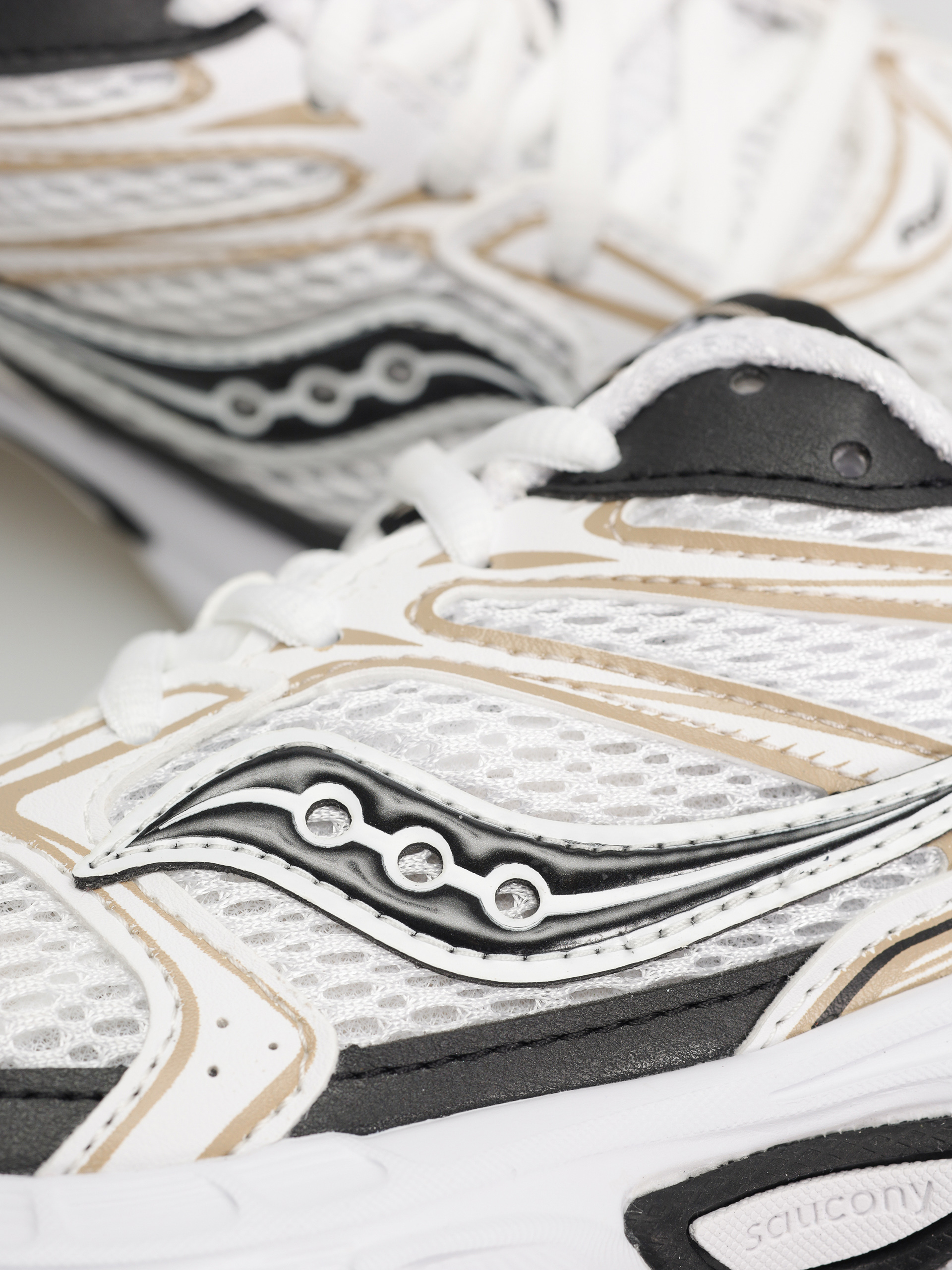 Взуття Saucony Ride Millennium (wht/gold/black)