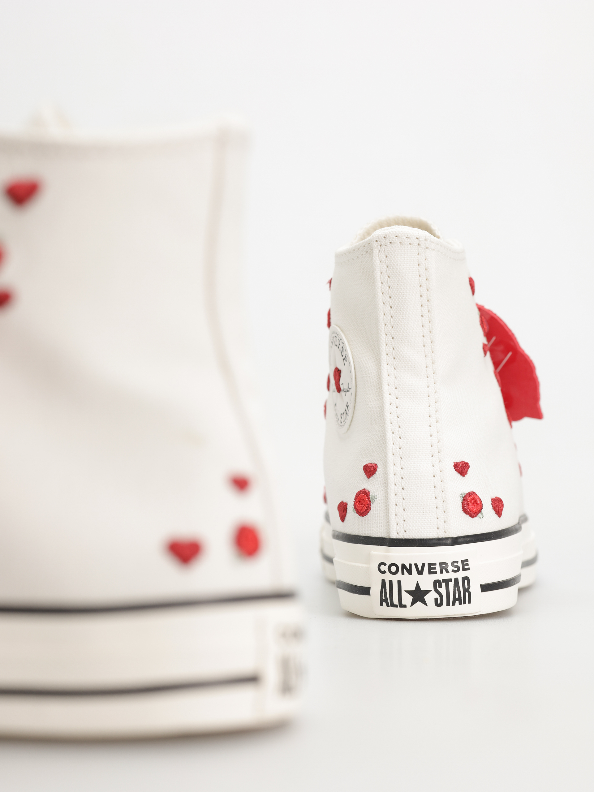 Кеди Converse Chuck Taylor All Star Hi Wmn (vintage white/red/egret)
