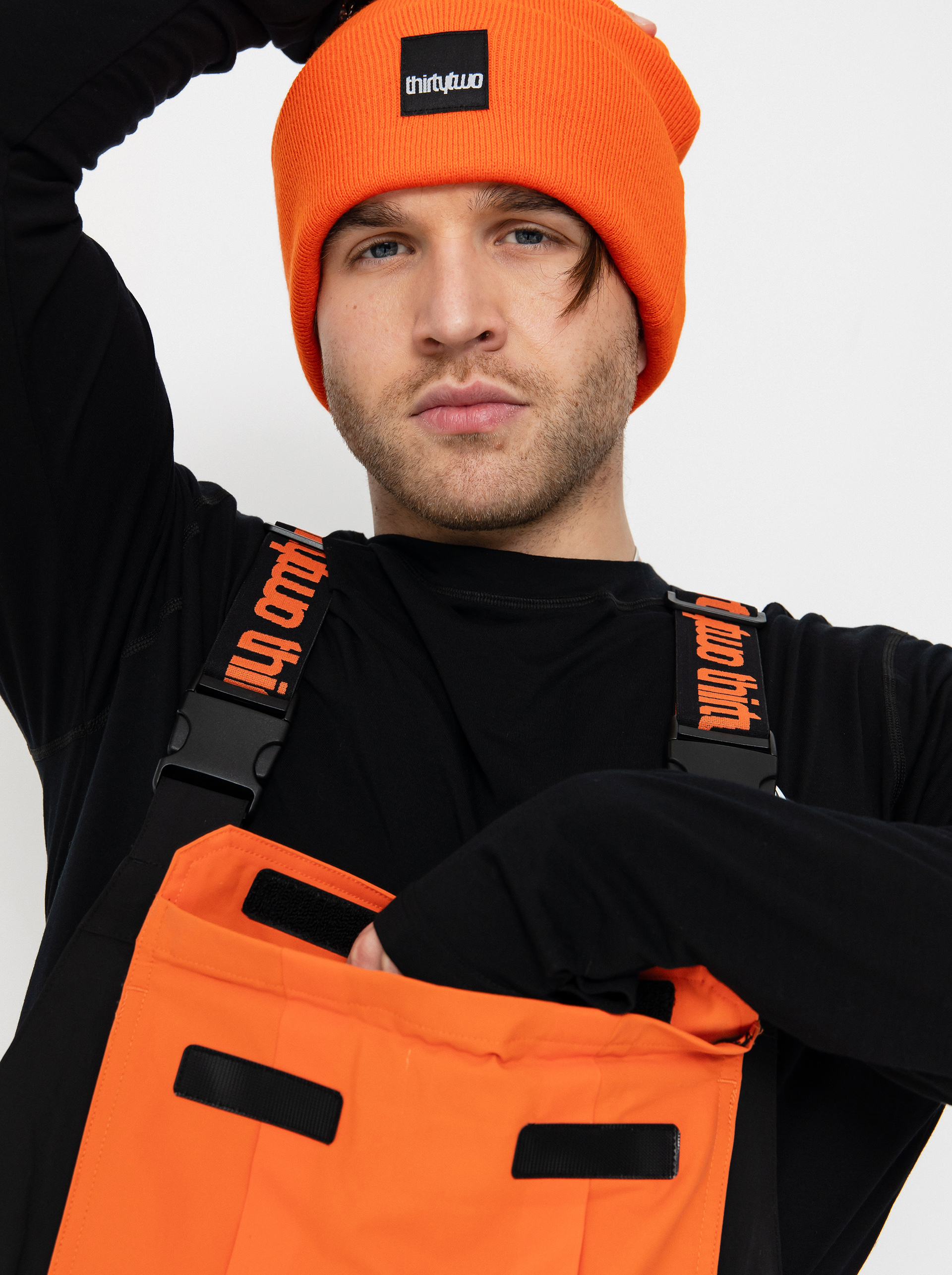 Чоловічі Сноубордичні штани ThirtyTwo Basement Bib (black/orange)