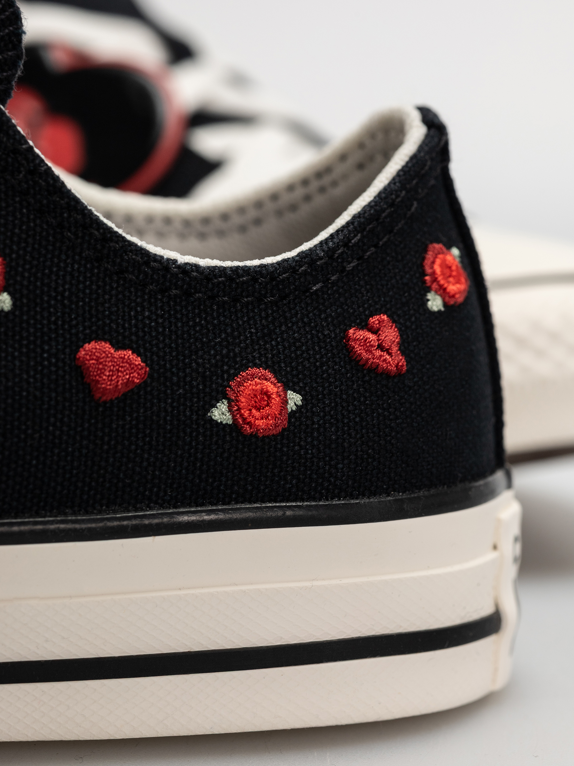 Кеди Converse Chuck Taylor All Star Ox Wmn (black/red/egret)