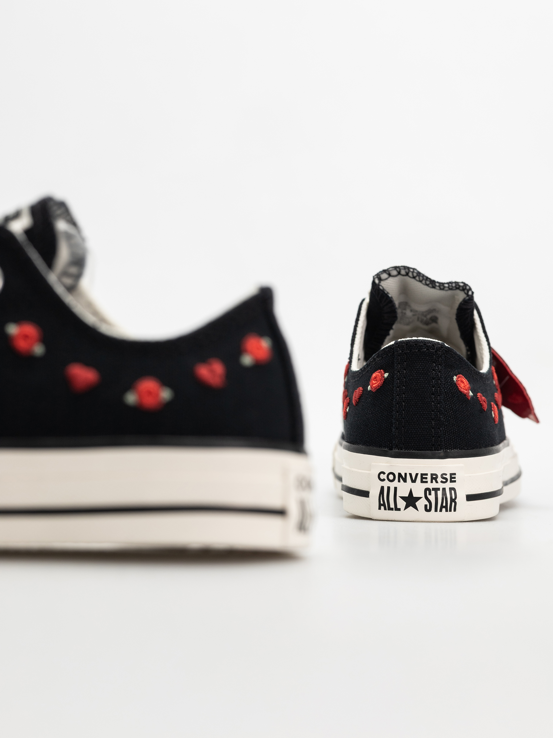 Кеди Converse Chuck Taylor All Star Ox Wmn (black/red/egret)