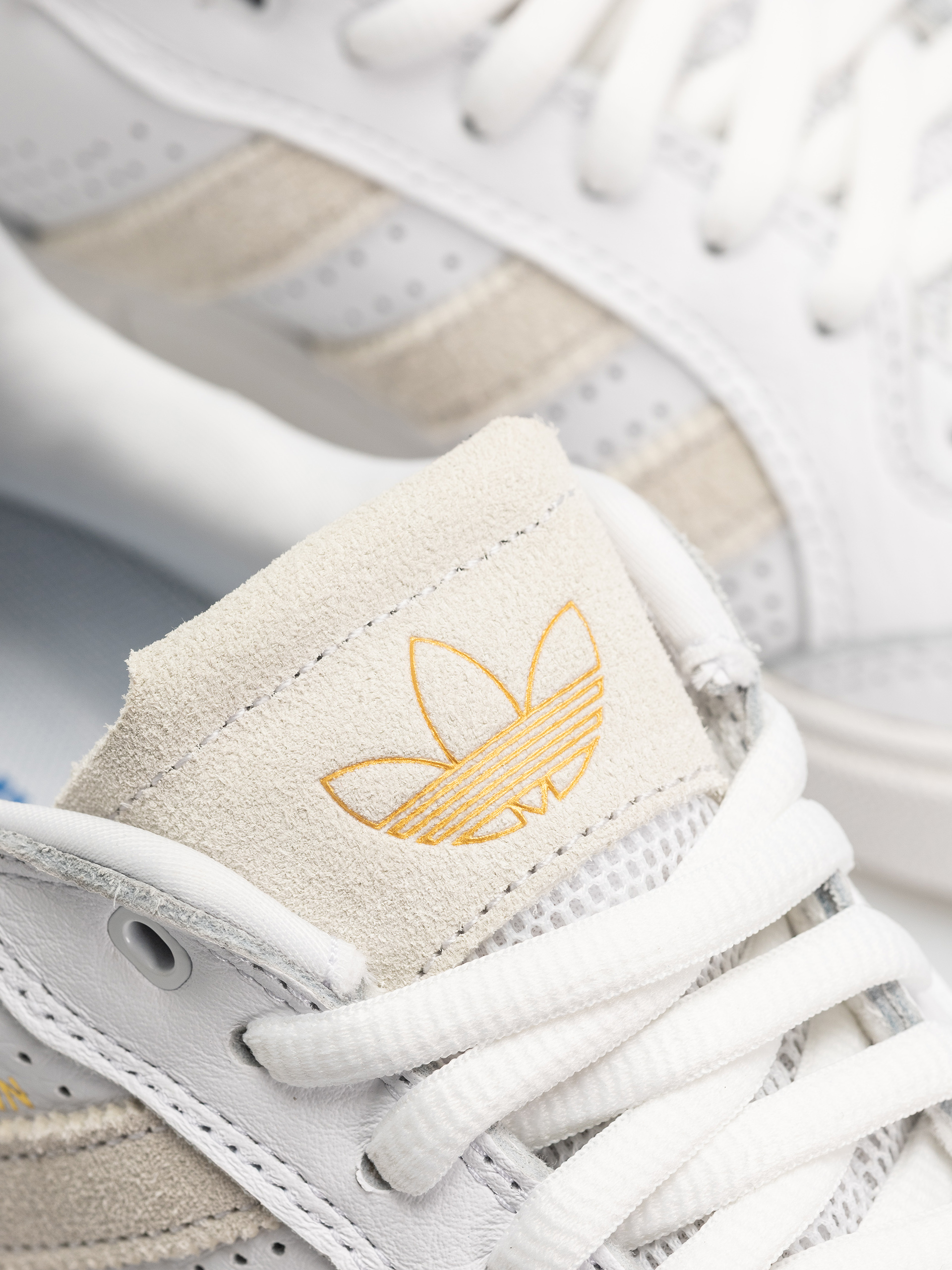 Взуття adidas Tyshawn Low (ftwwht/ftwwht/goldmt)