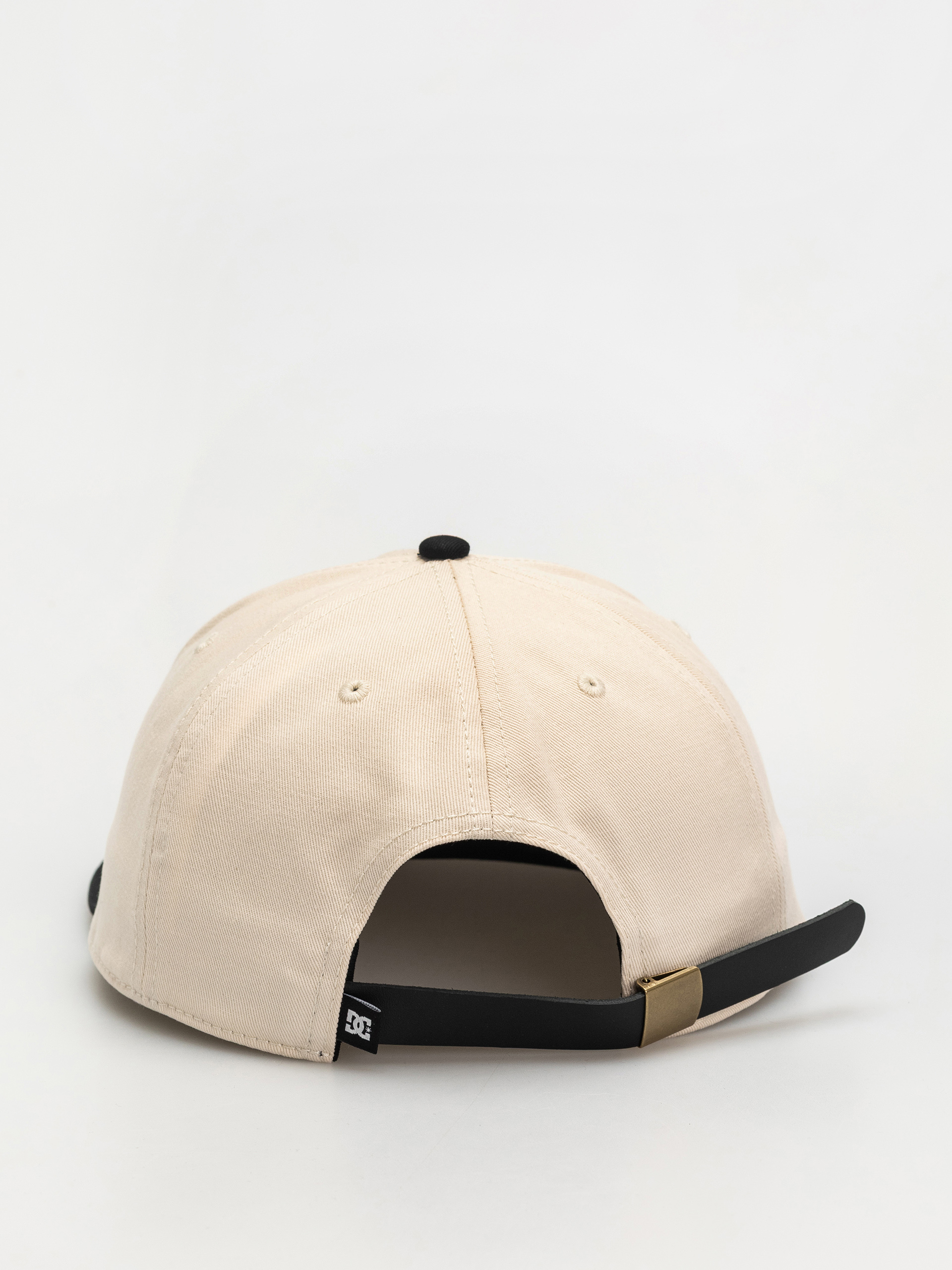 Кепка DC Mosh Pit Strapback (lily white/black)