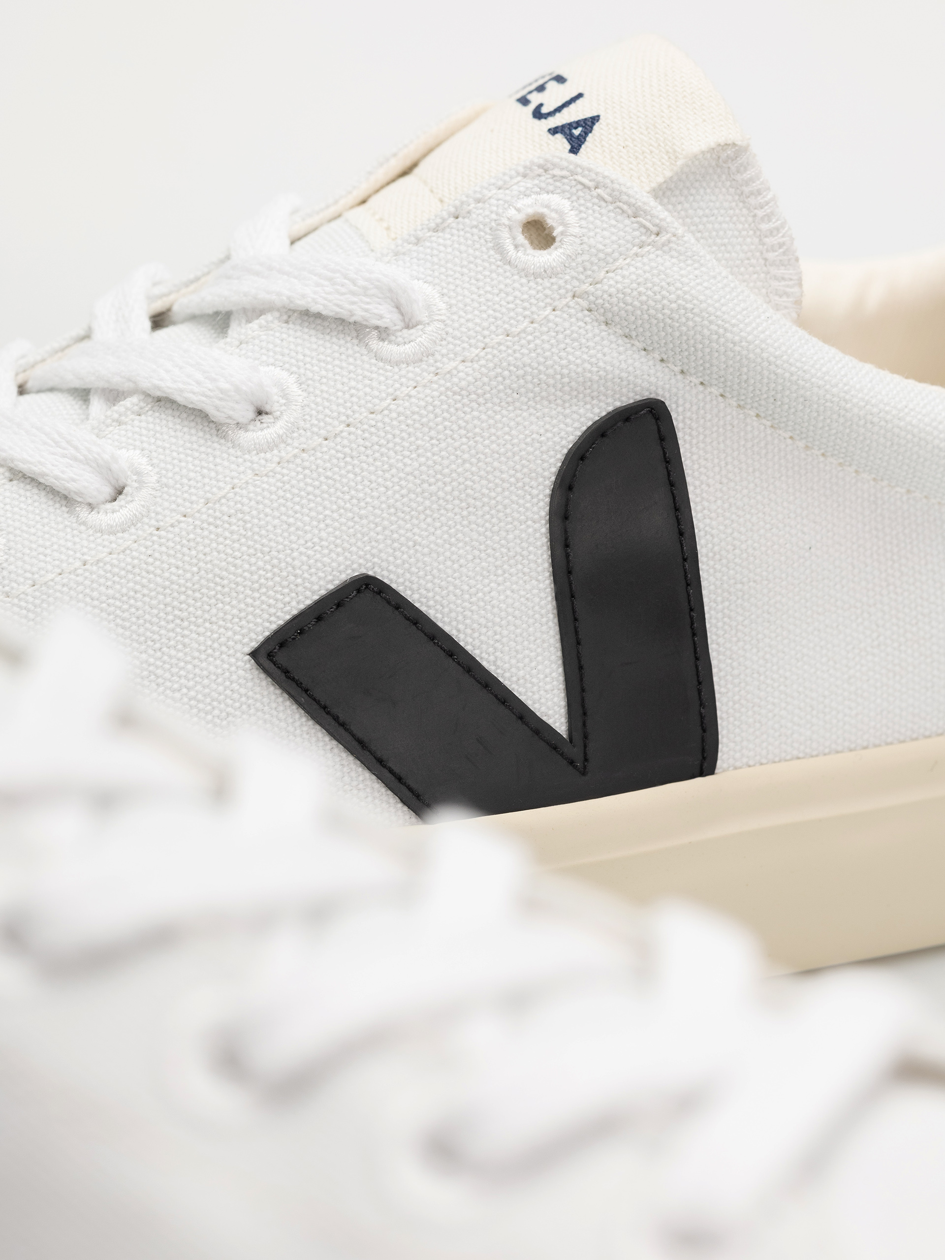 Взуття Veja Campo Canvas Wmn (white black)