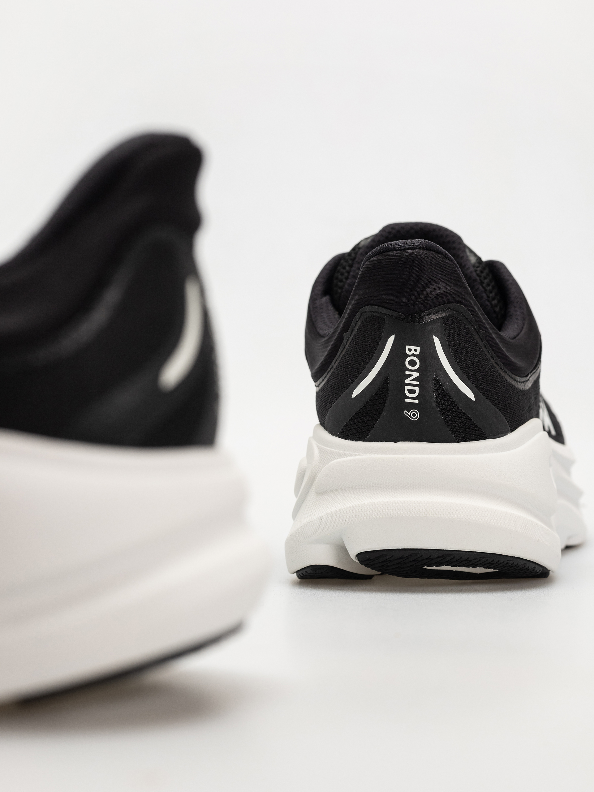 Взуття Hoka Bondi 9 (black/white)
