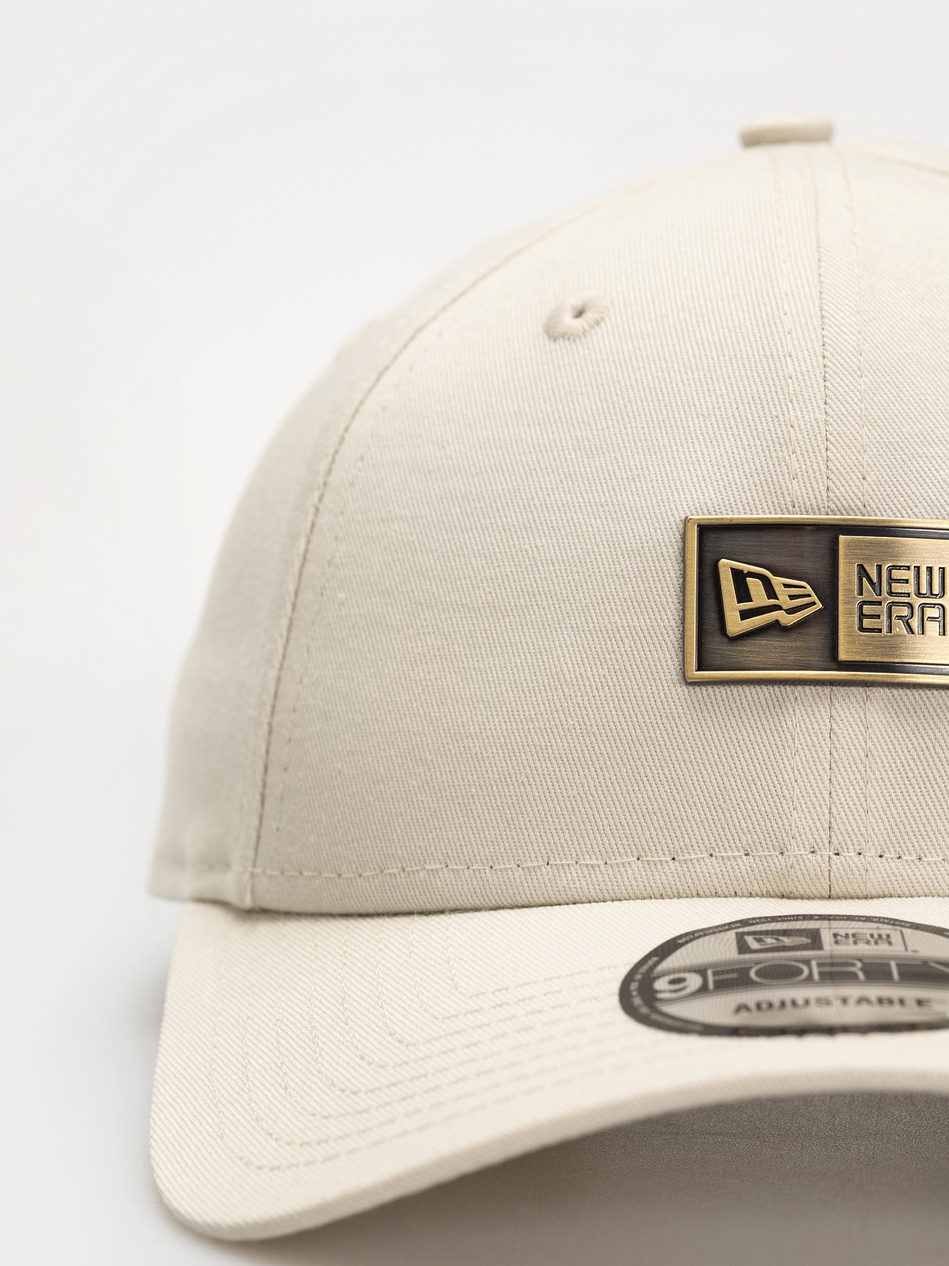 Кепка New Era Badge 9Forty (light beige)