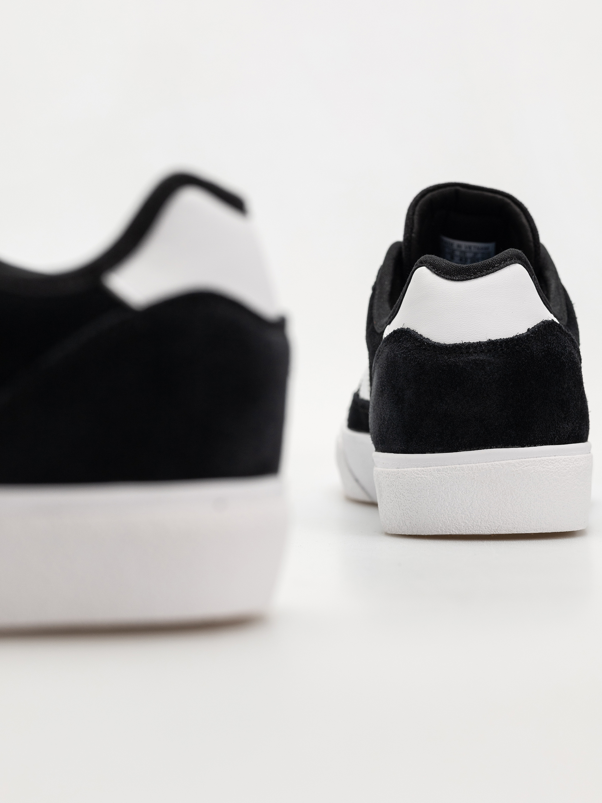 Взуття adidas Court Tns Premiere (cblack/ftwwht/ftwwht)