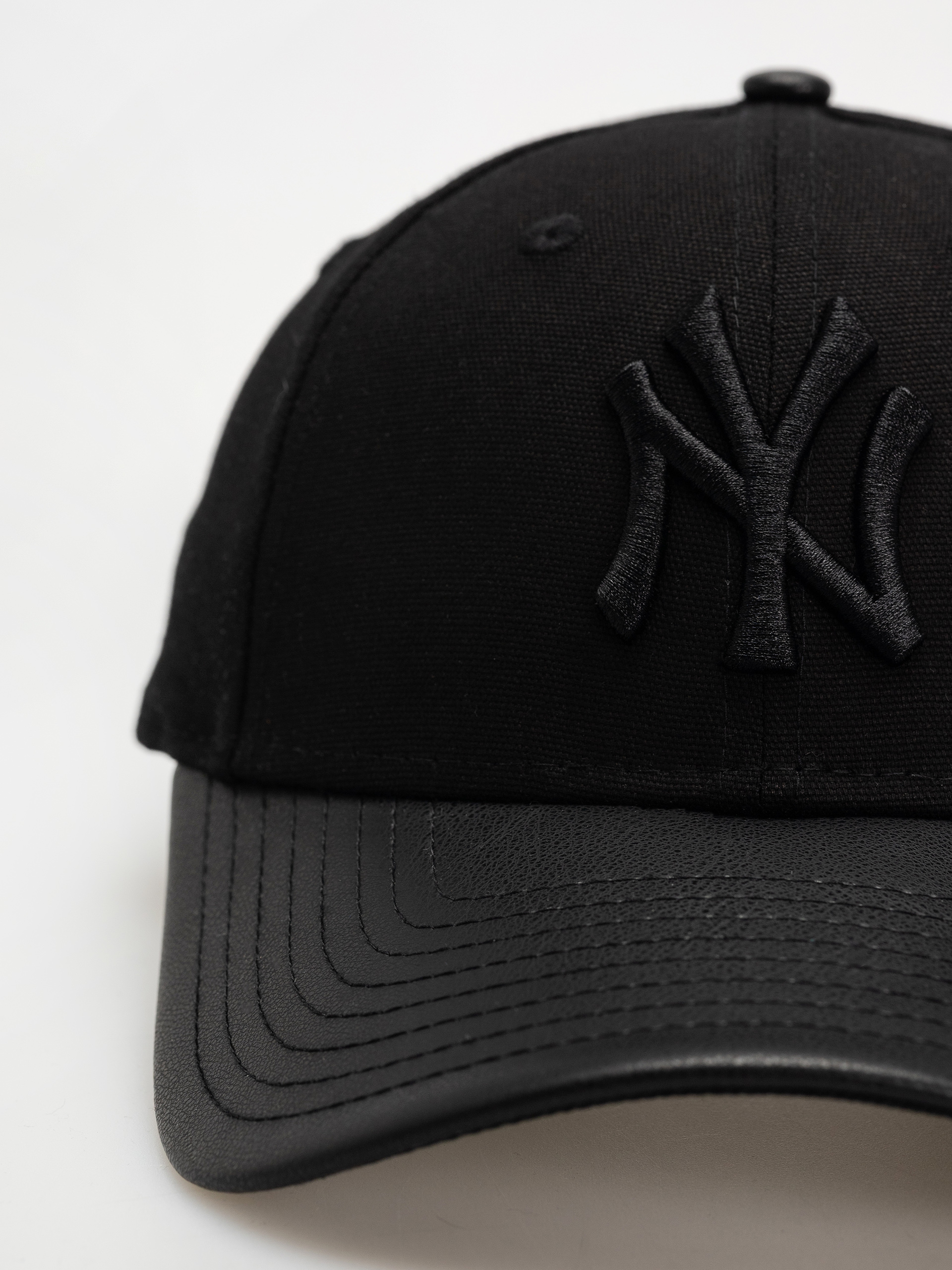 Кепка New Era Pu Visor 9Forty New York Yankees Wmn (black)