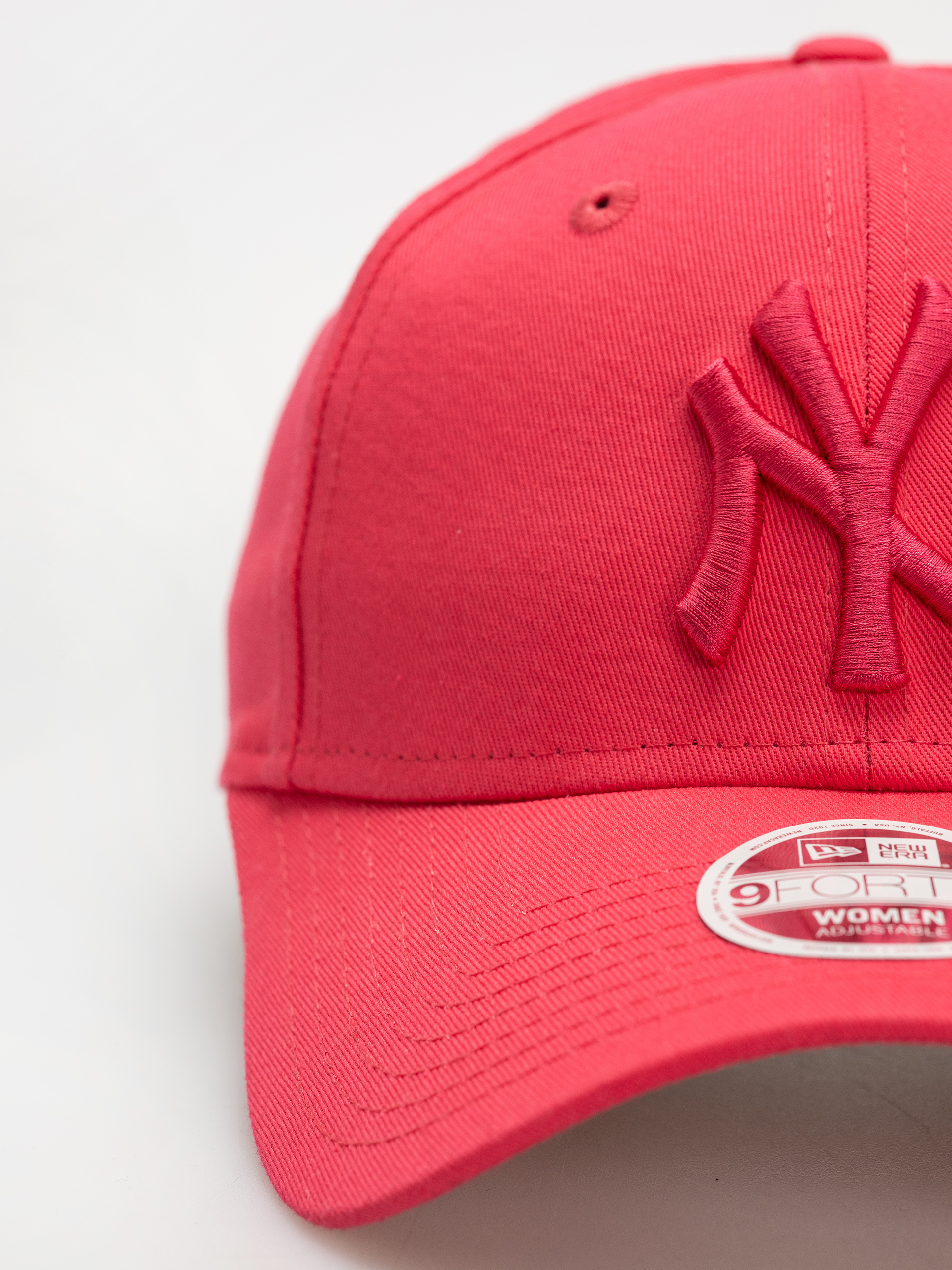 Кепка New Era League Essential 9Forty New York Yankees Wmn (bright pink)