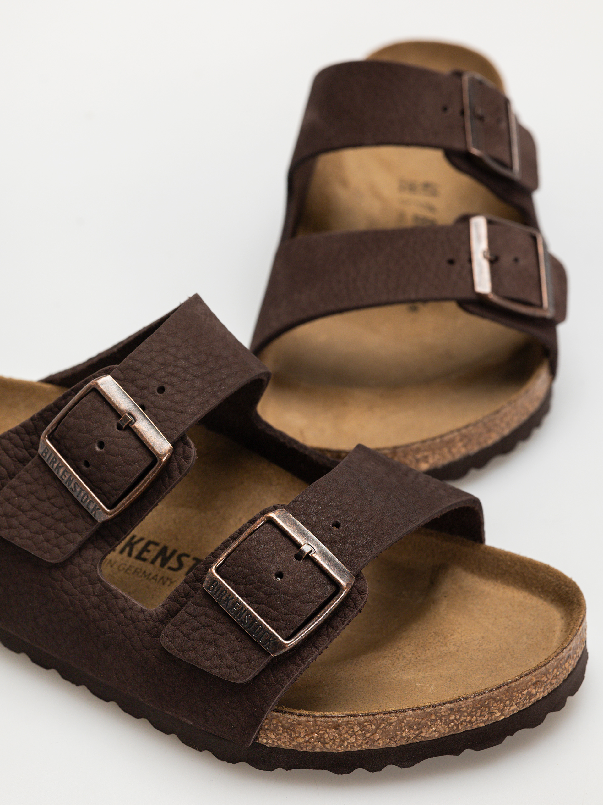 Шльопанці Birkenstock Arizona Nubuck Leather Regular (desert buck roast)