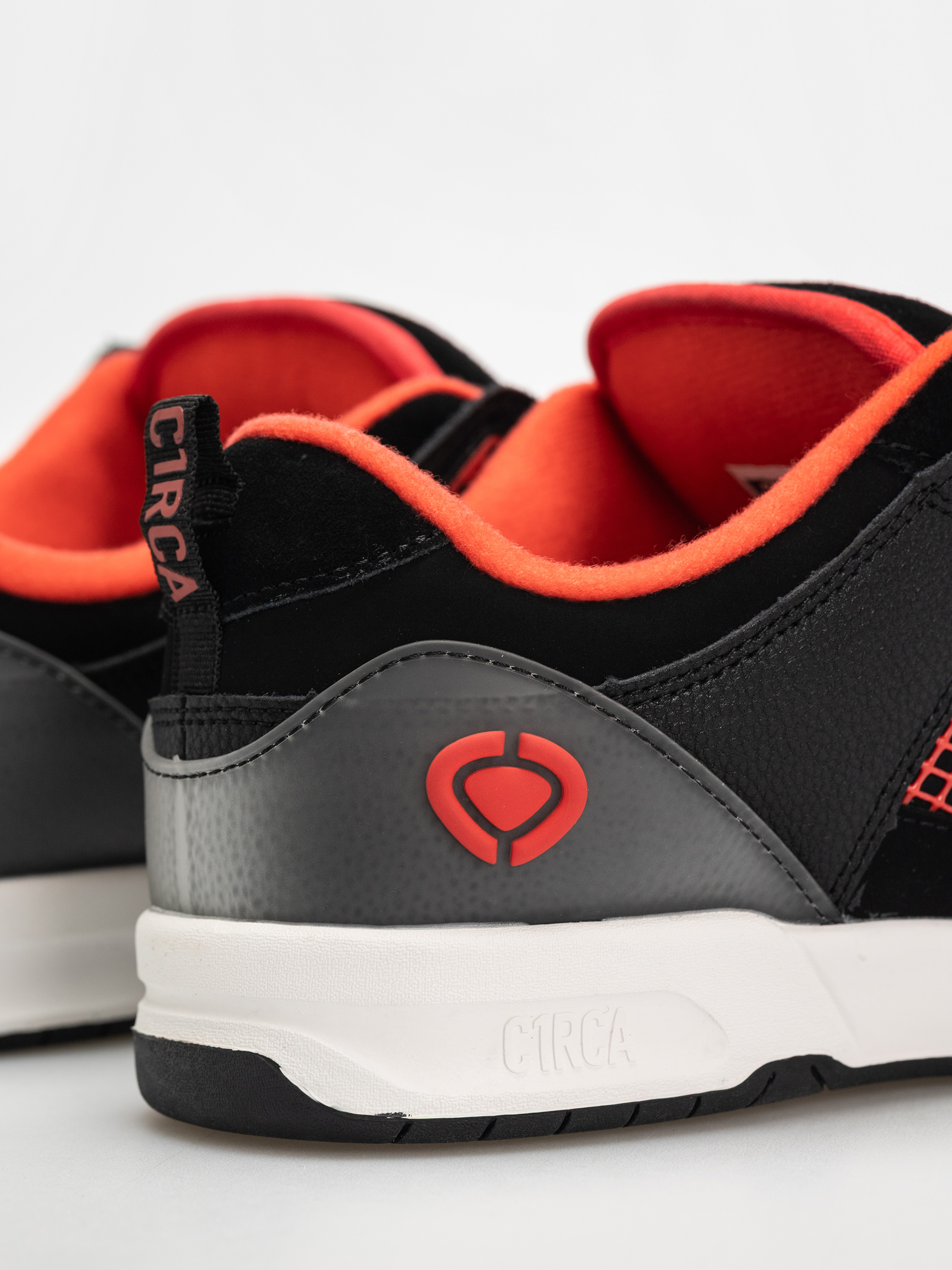 Взуття Circa Tave Tt (black/rubicondo)