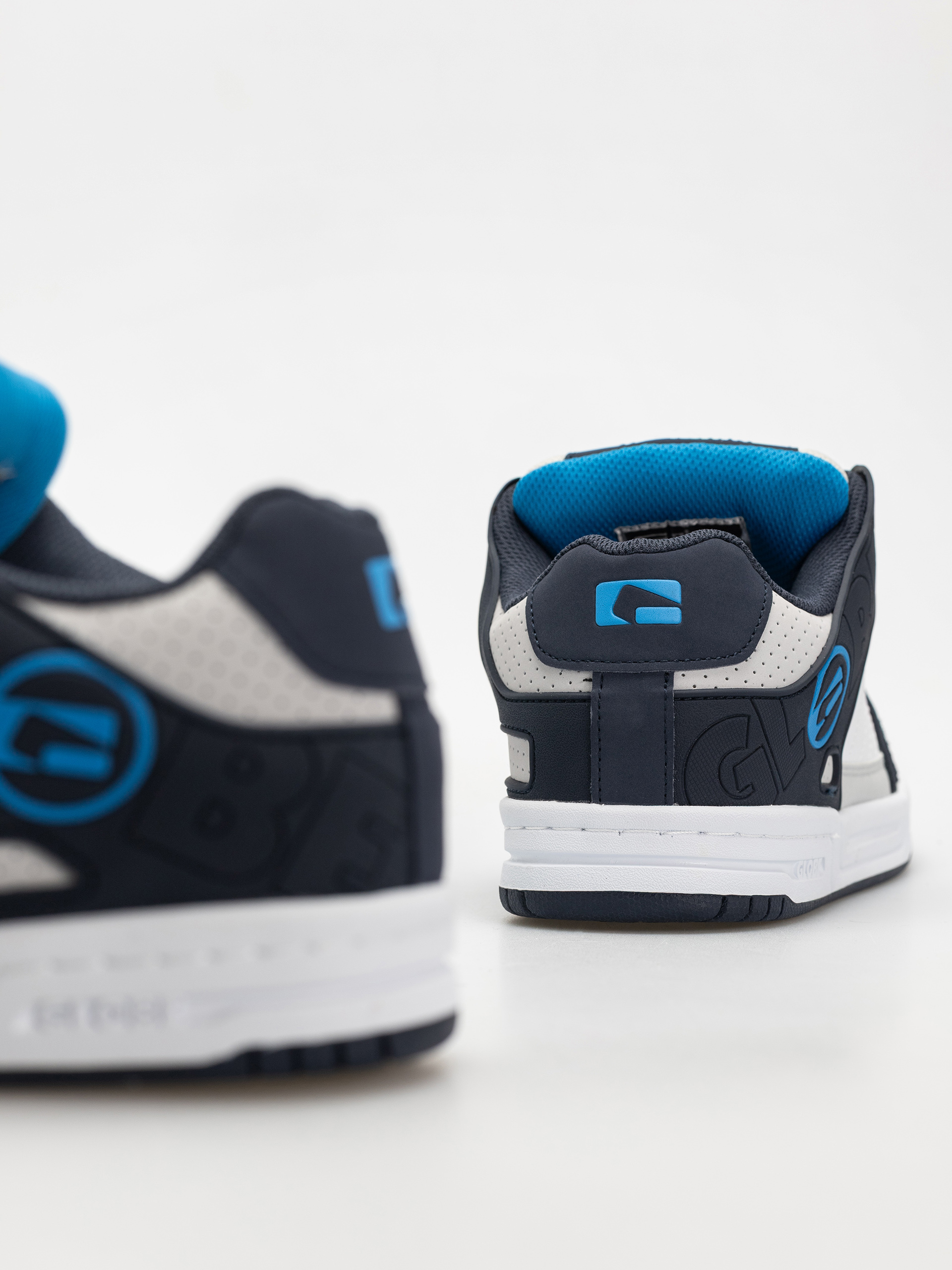 Взуття Globe Tilt (blue heaven/white)