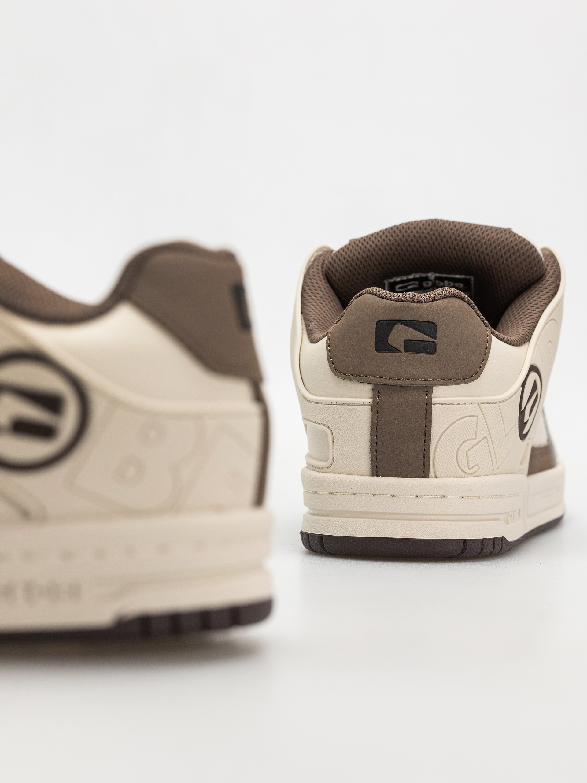 Взуття Globe Tilt (parchment)