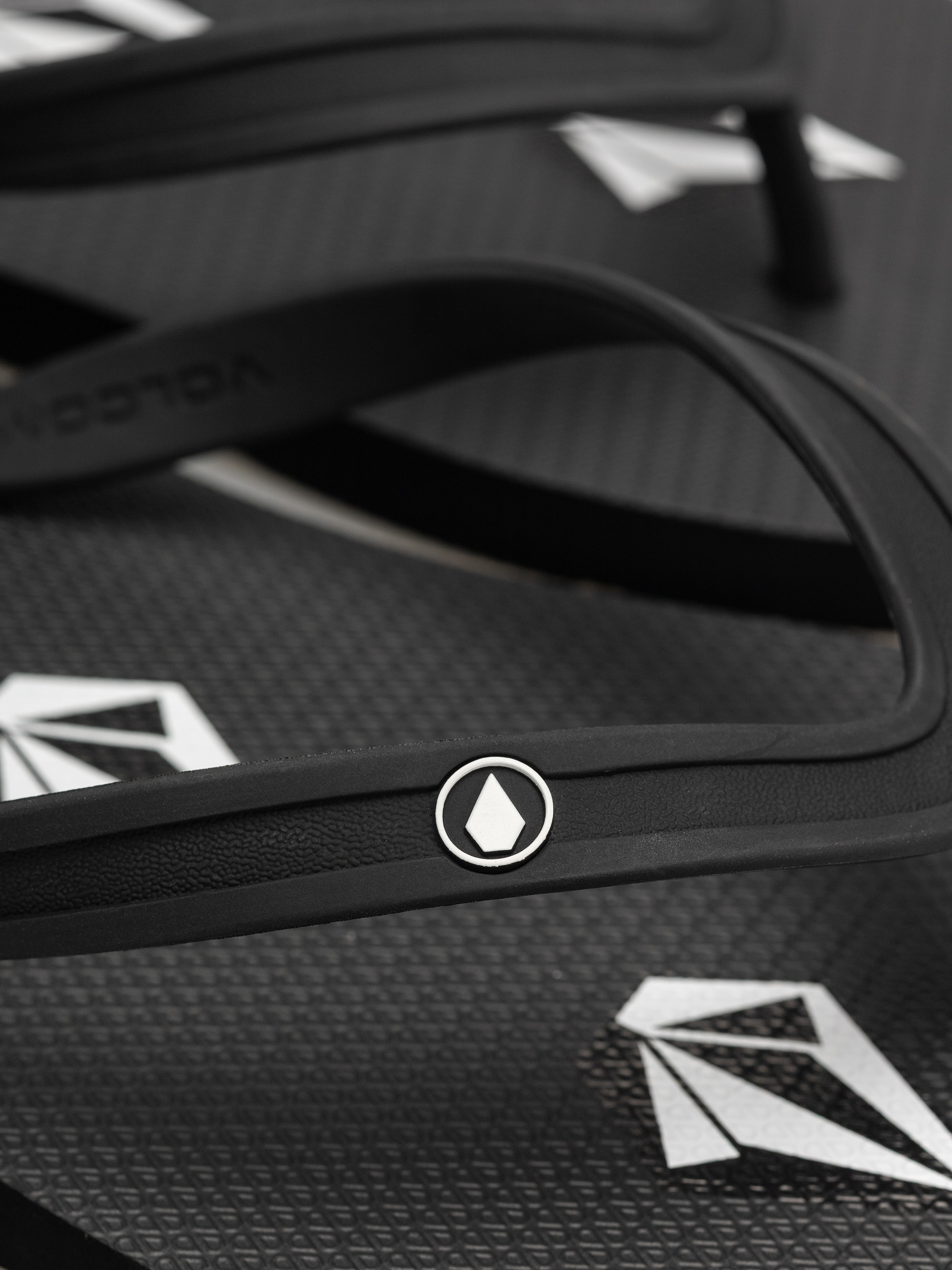 В‘єтнамки Volcom Rocker 2 (stoney black)