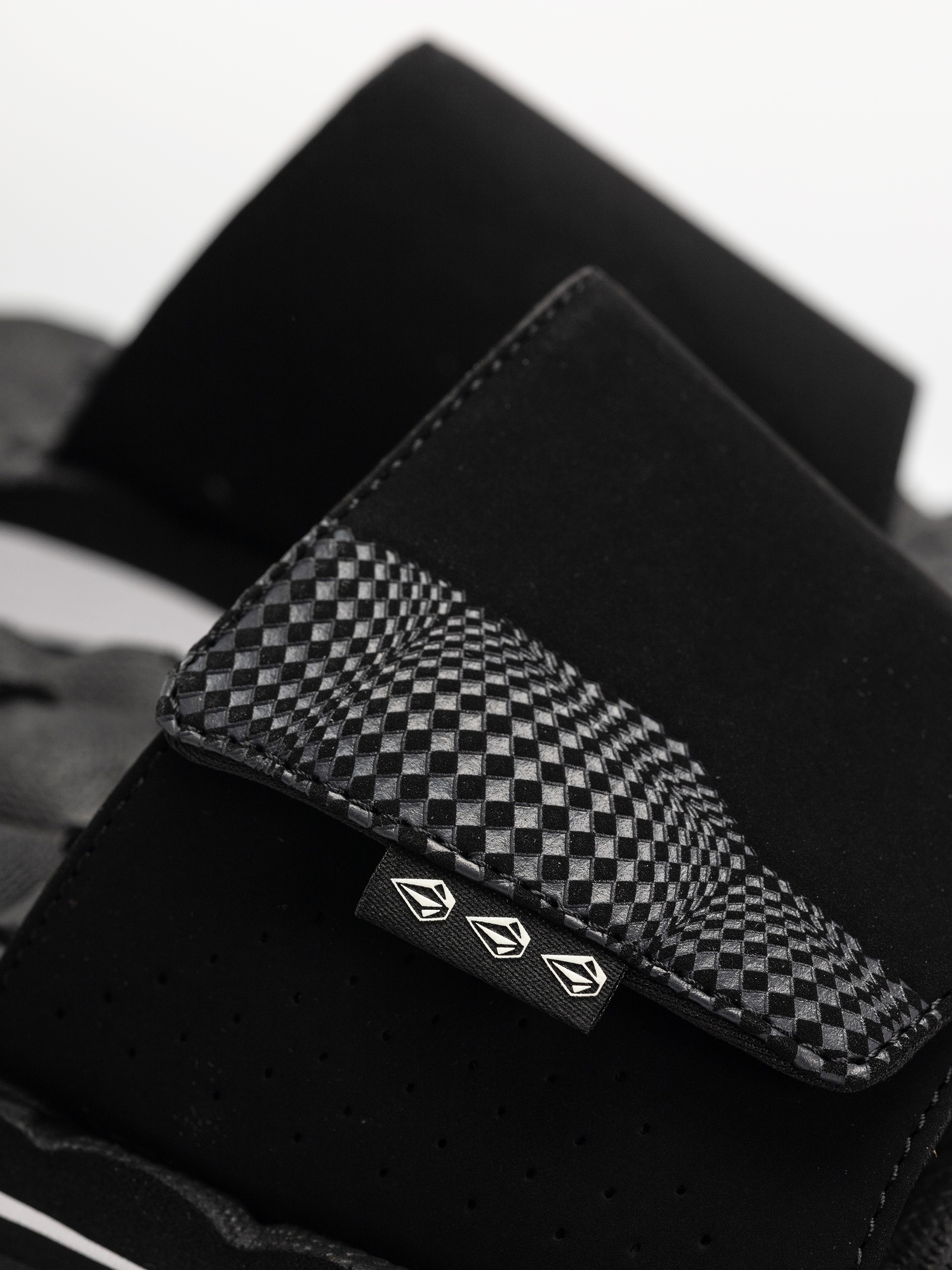 Шльопанці Volcom Recliner Slide (black white)