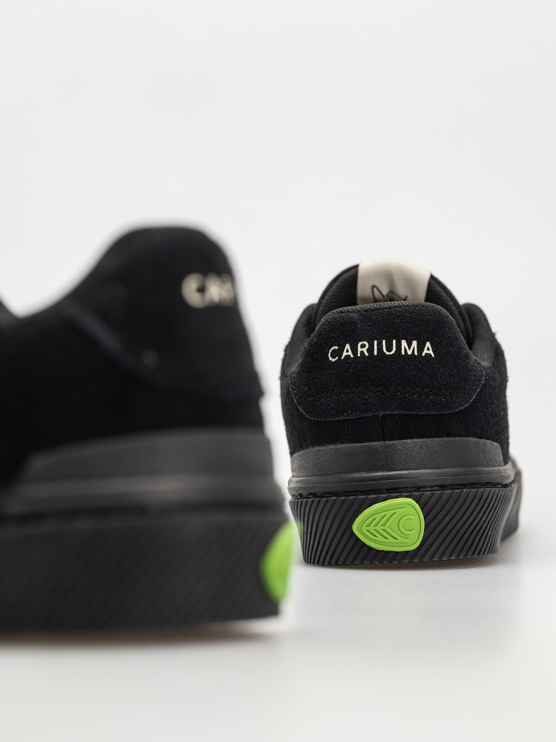 Взуття Cariuma Luan Pro Wmn (all black suede ivory logo)