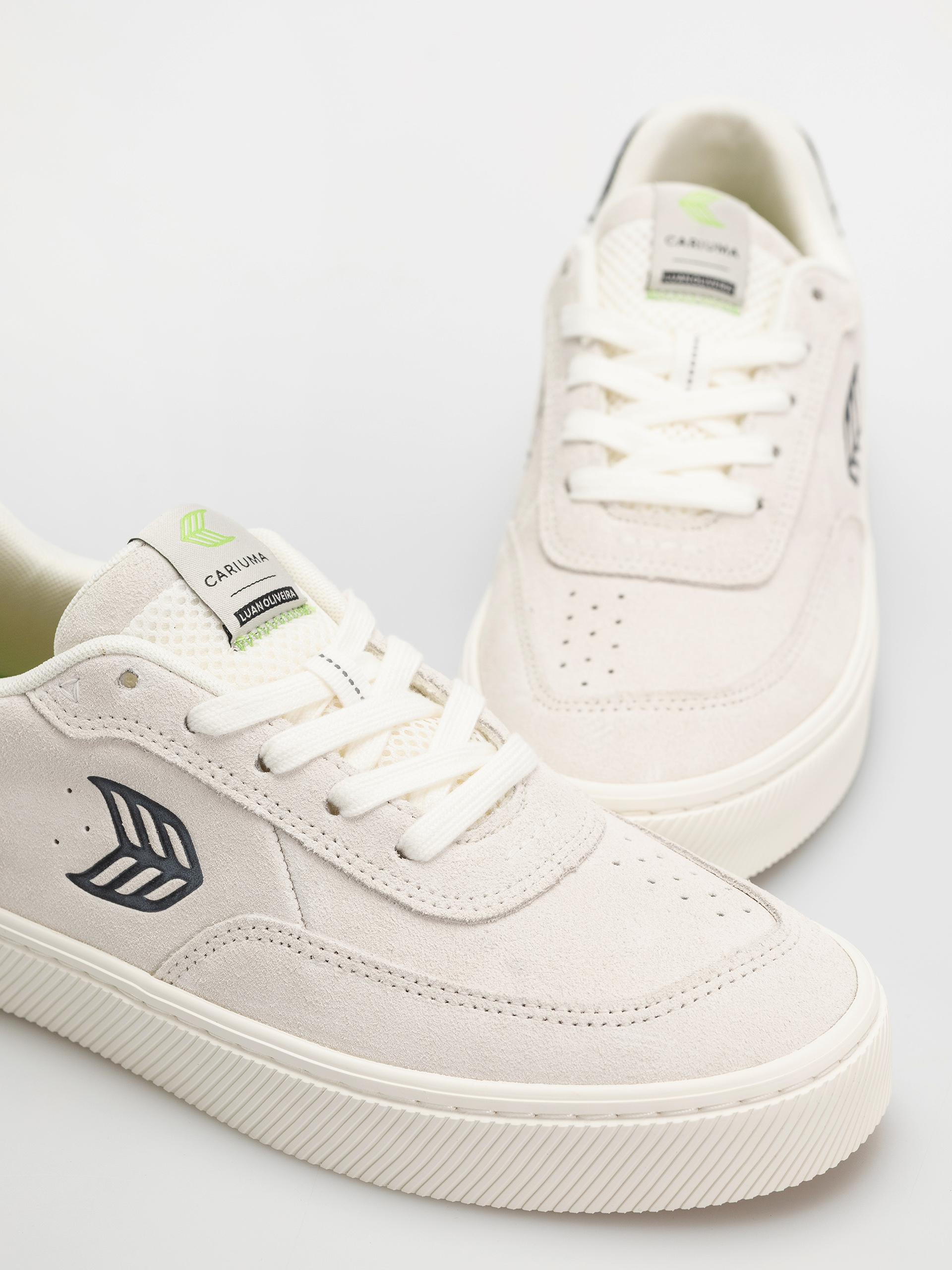 Взуття Cariuma Luan Pro (smoke white suede black logo)