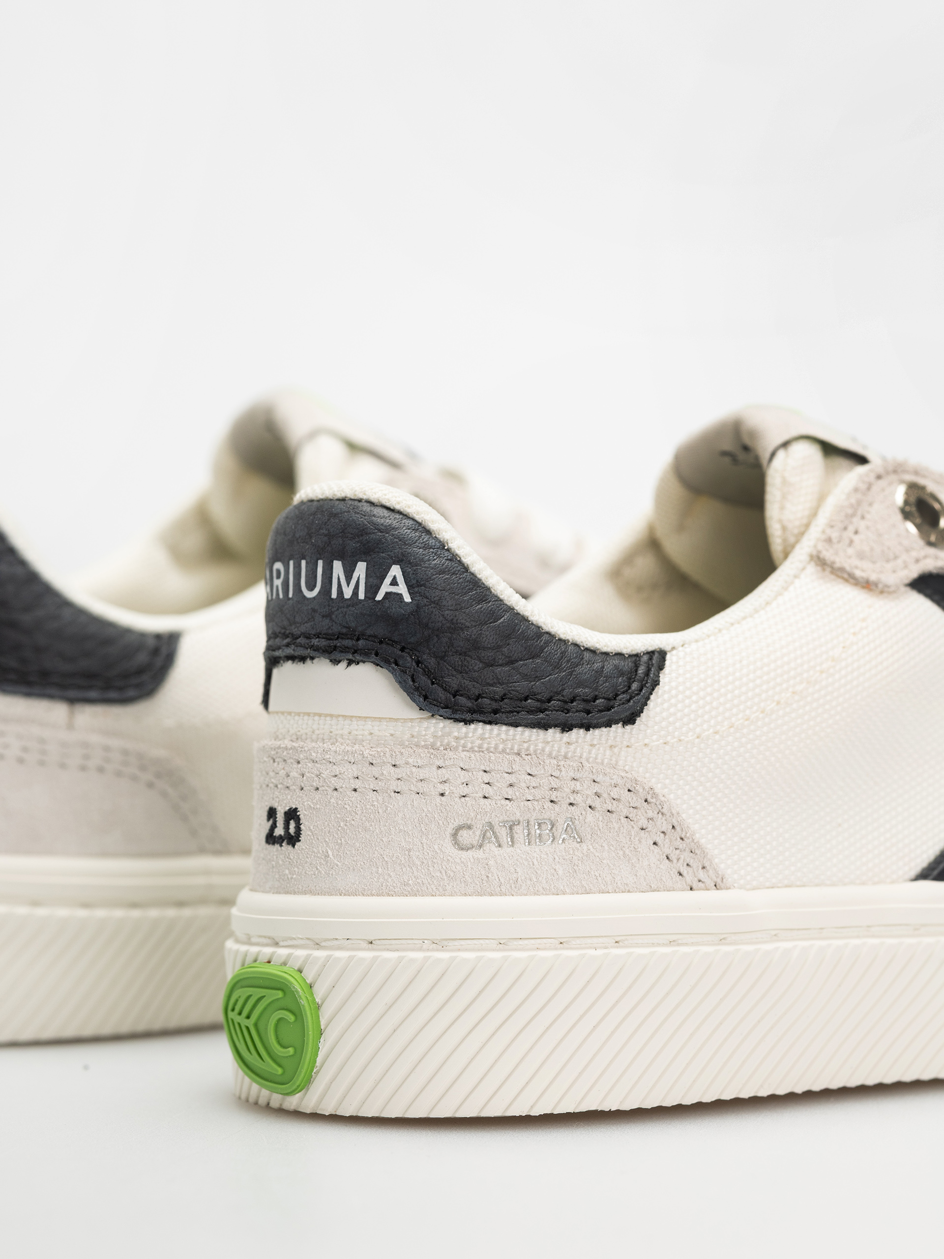 Взуття Cariuma Catiba Pro 2.0 Wmn (smoke white suede off white cordura black logo)
