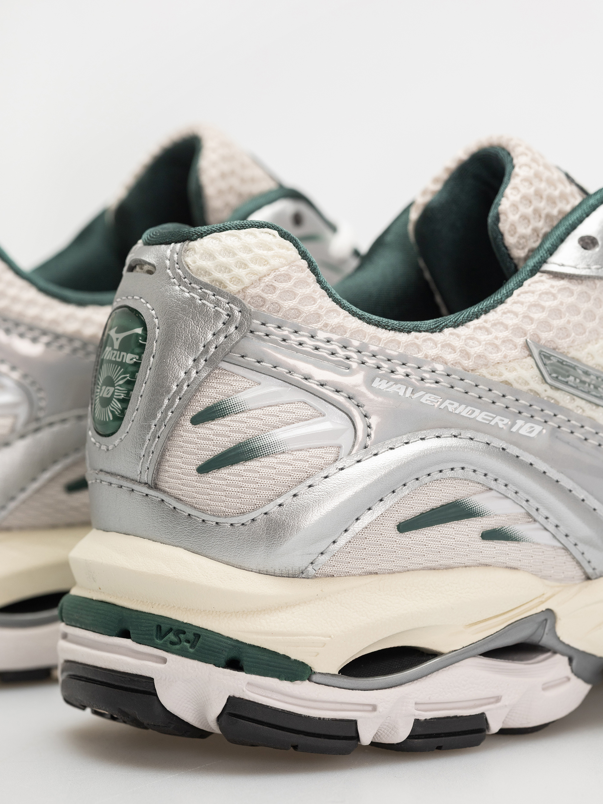 Взуття Mizuno Wave Rider 10 (snow white/slate/bistro green)