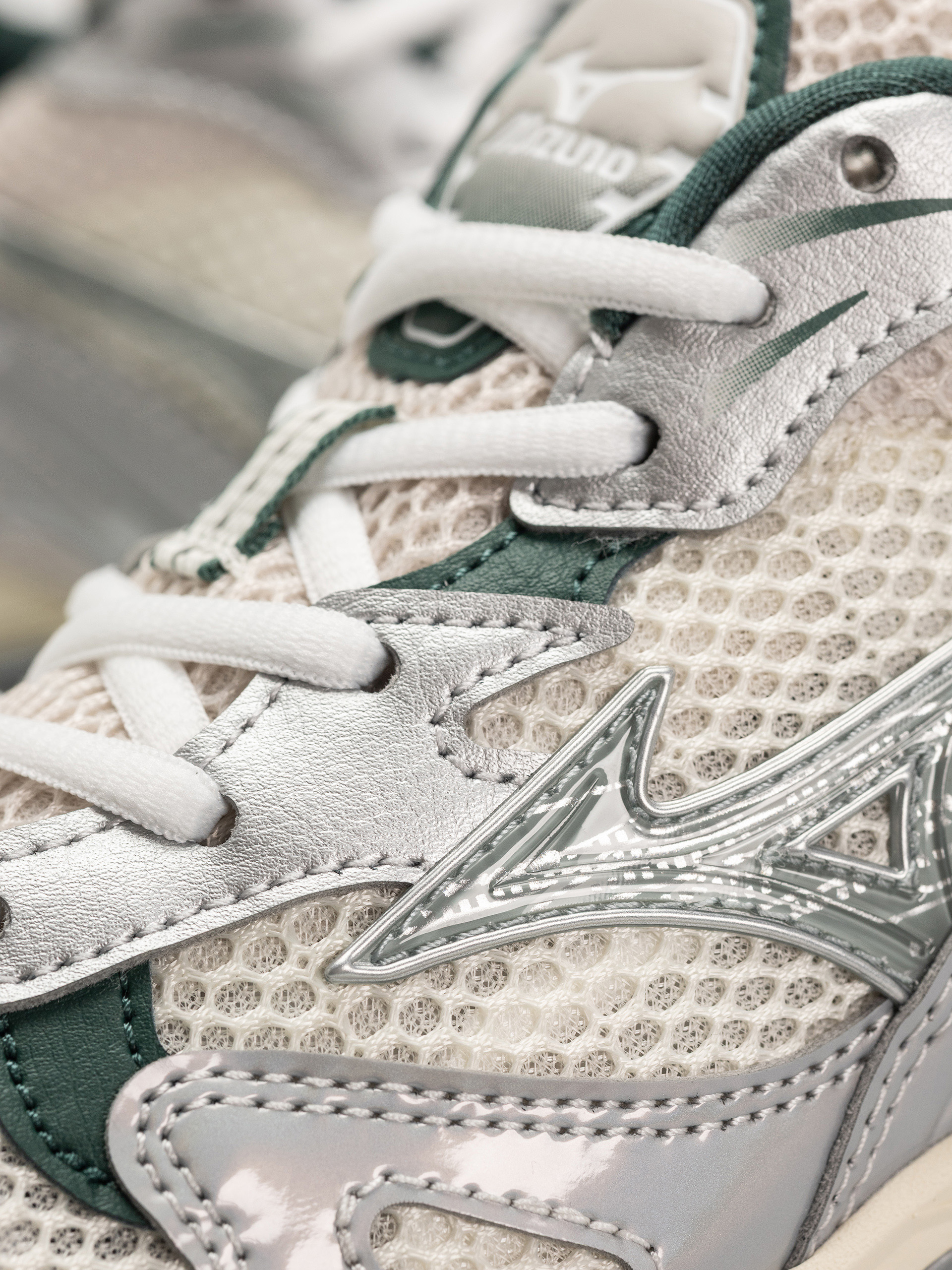 Взуття Mizuno Wave Rider 10 (snow white/slate/bistro green)