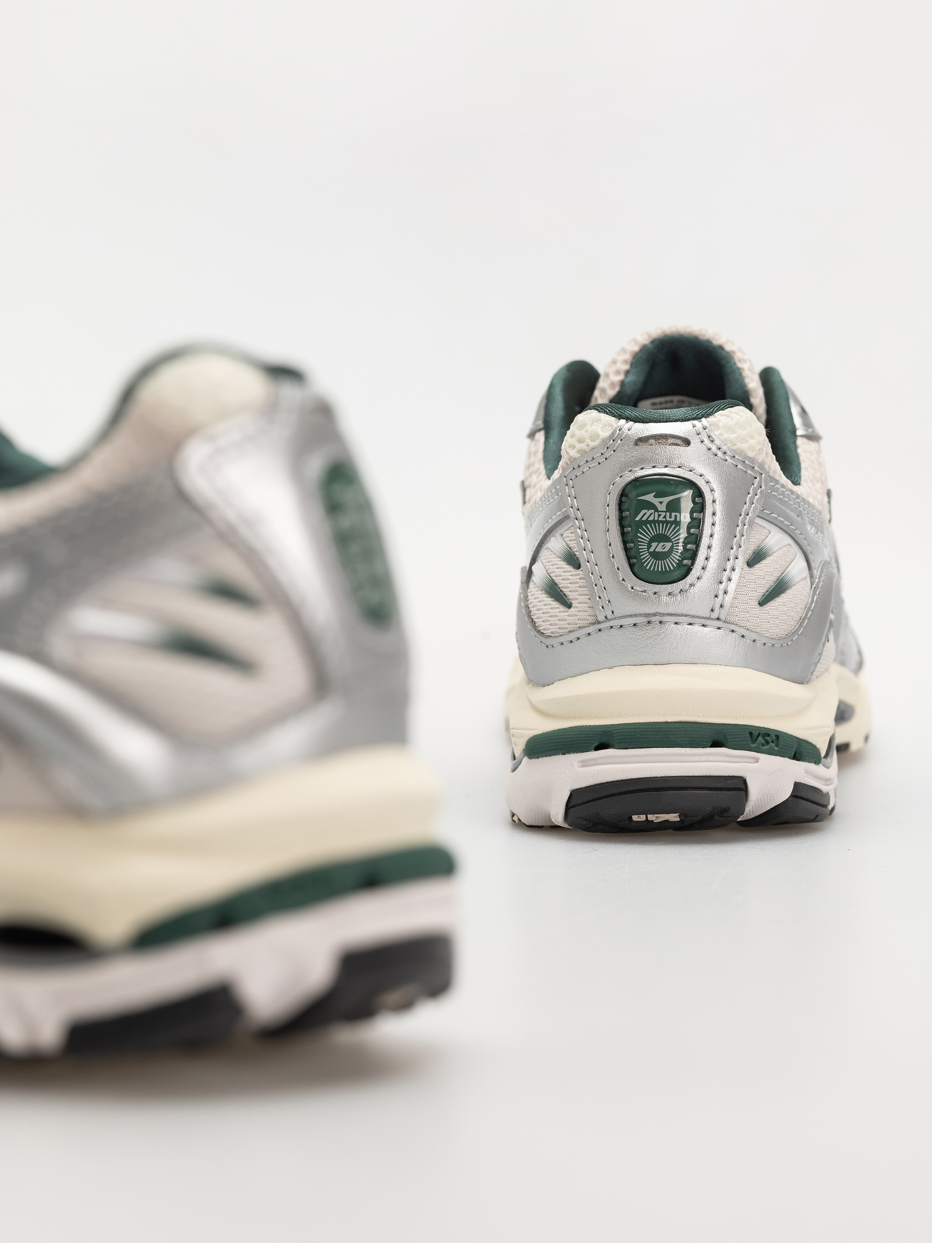 Взуття Mizuno Wave Rider 10 (snow white/slate/bistro green)