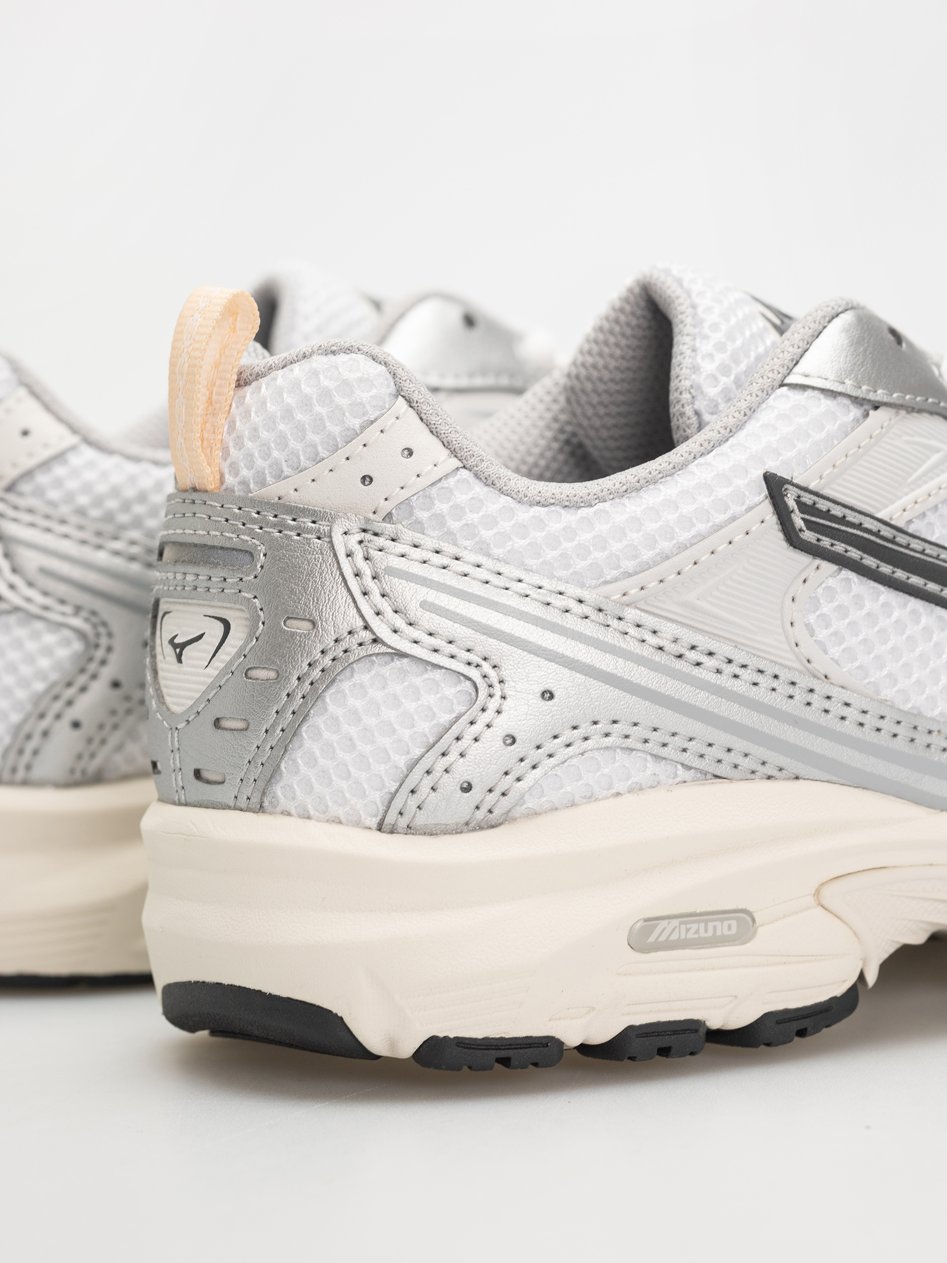 Взуття Mizuno MXR (white/iron gate/peach puree)