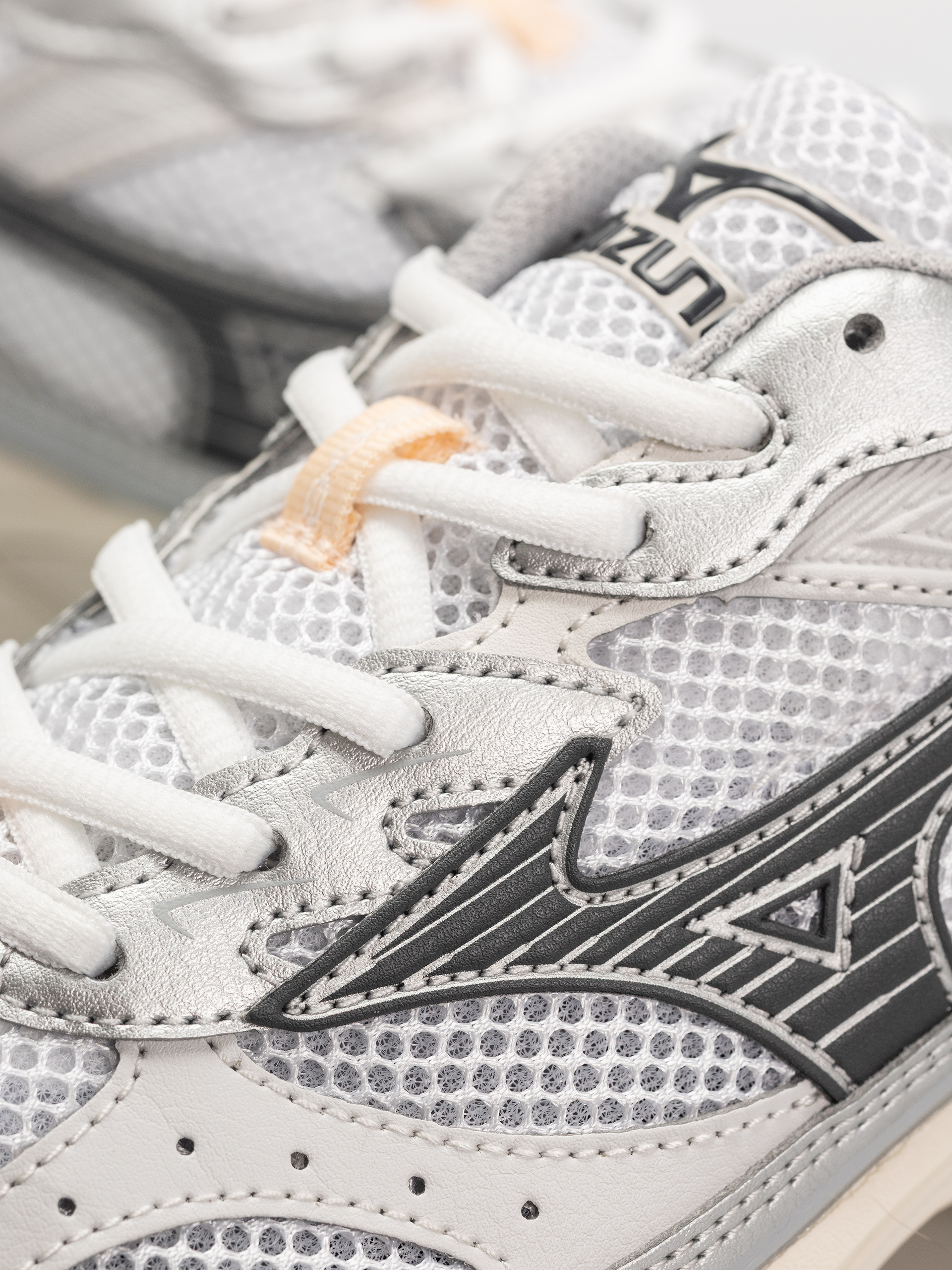 Взуття Mizuno MXR (white/iron gate/peach puree)