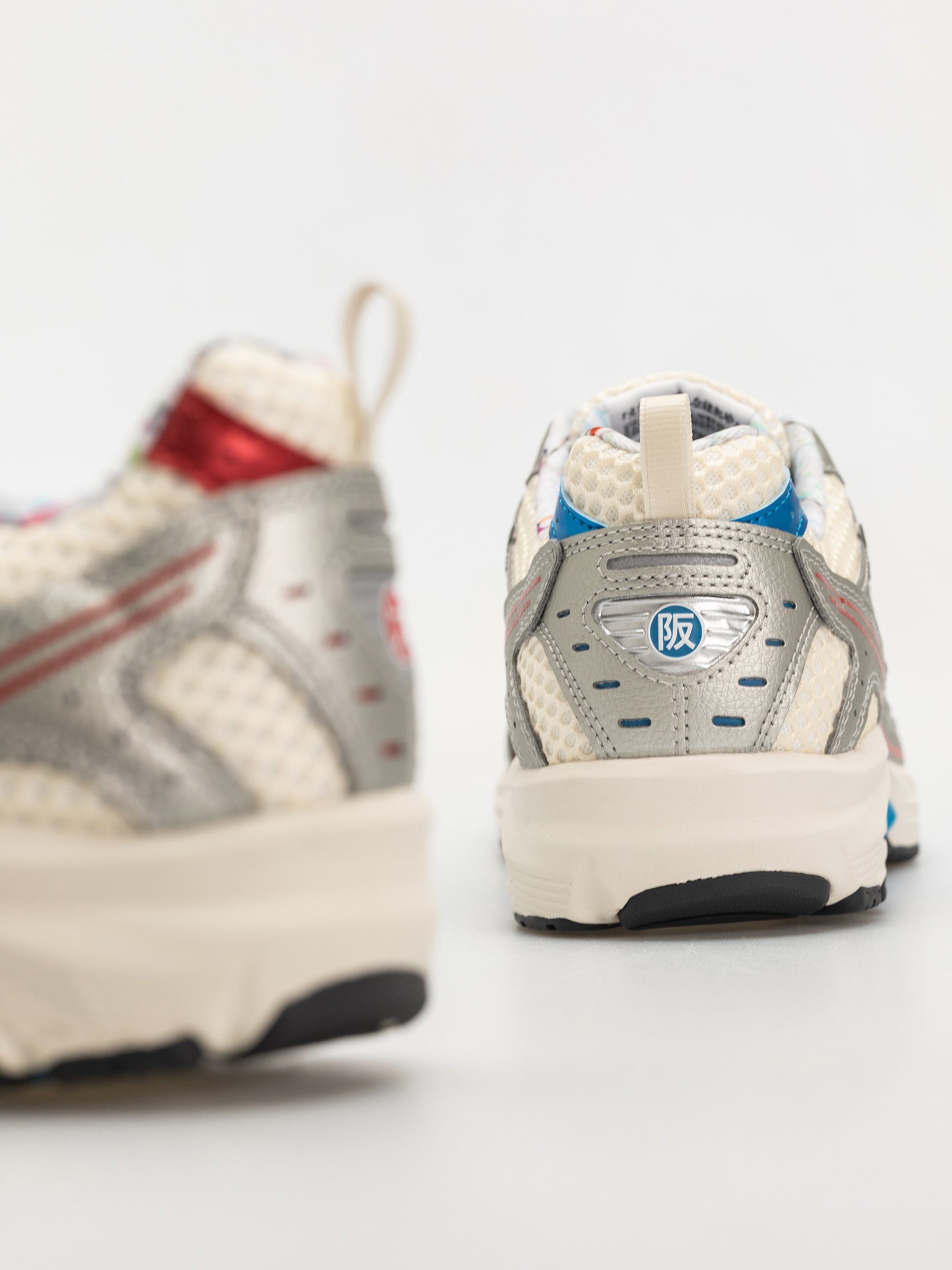 Взуття Mizuno MXR (pristine/high risk red/blue pace)