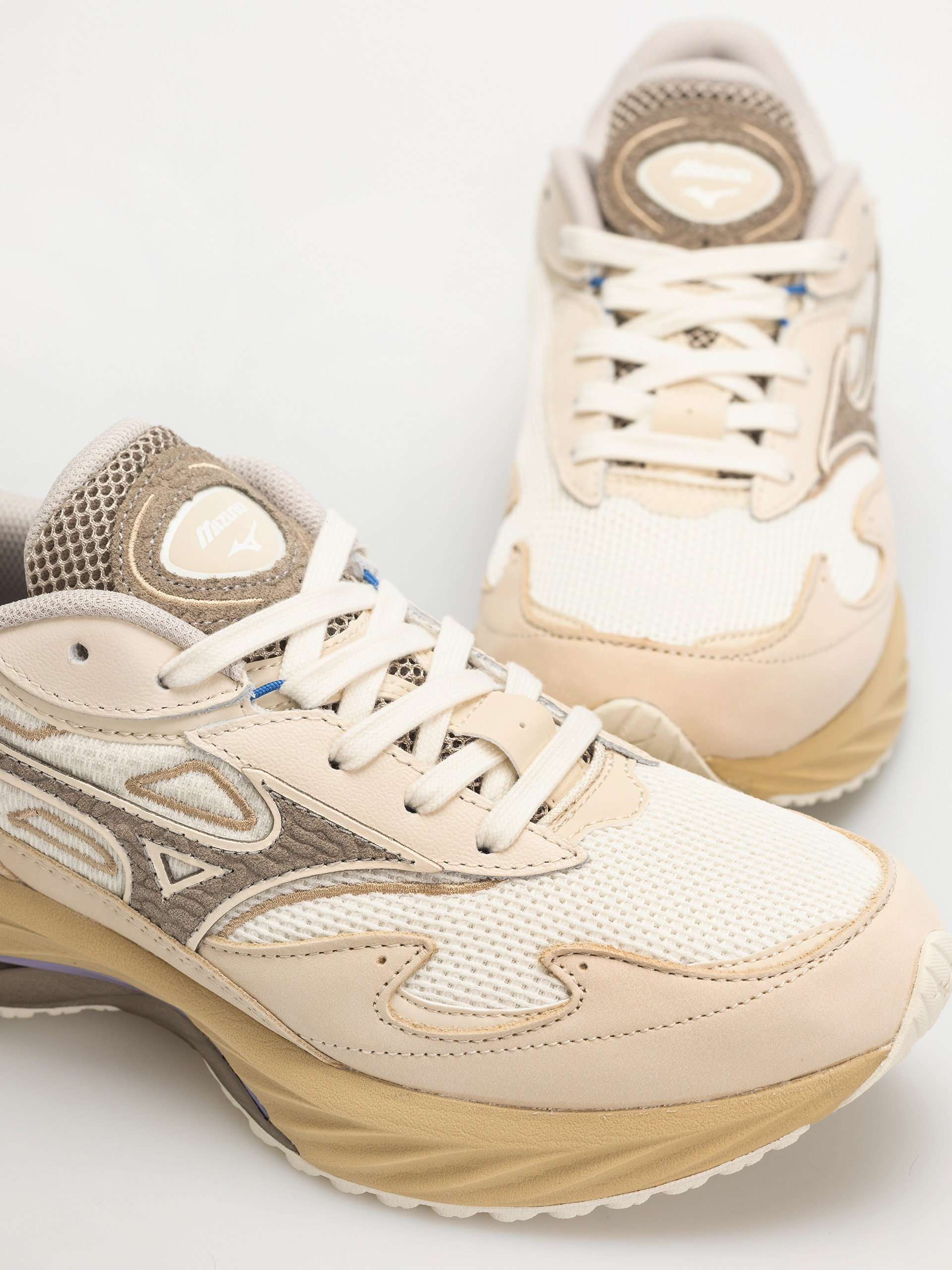 Взуття Mizuno Wave Rider Βeta Premium (summer sand/vintage khaki/cedar)
