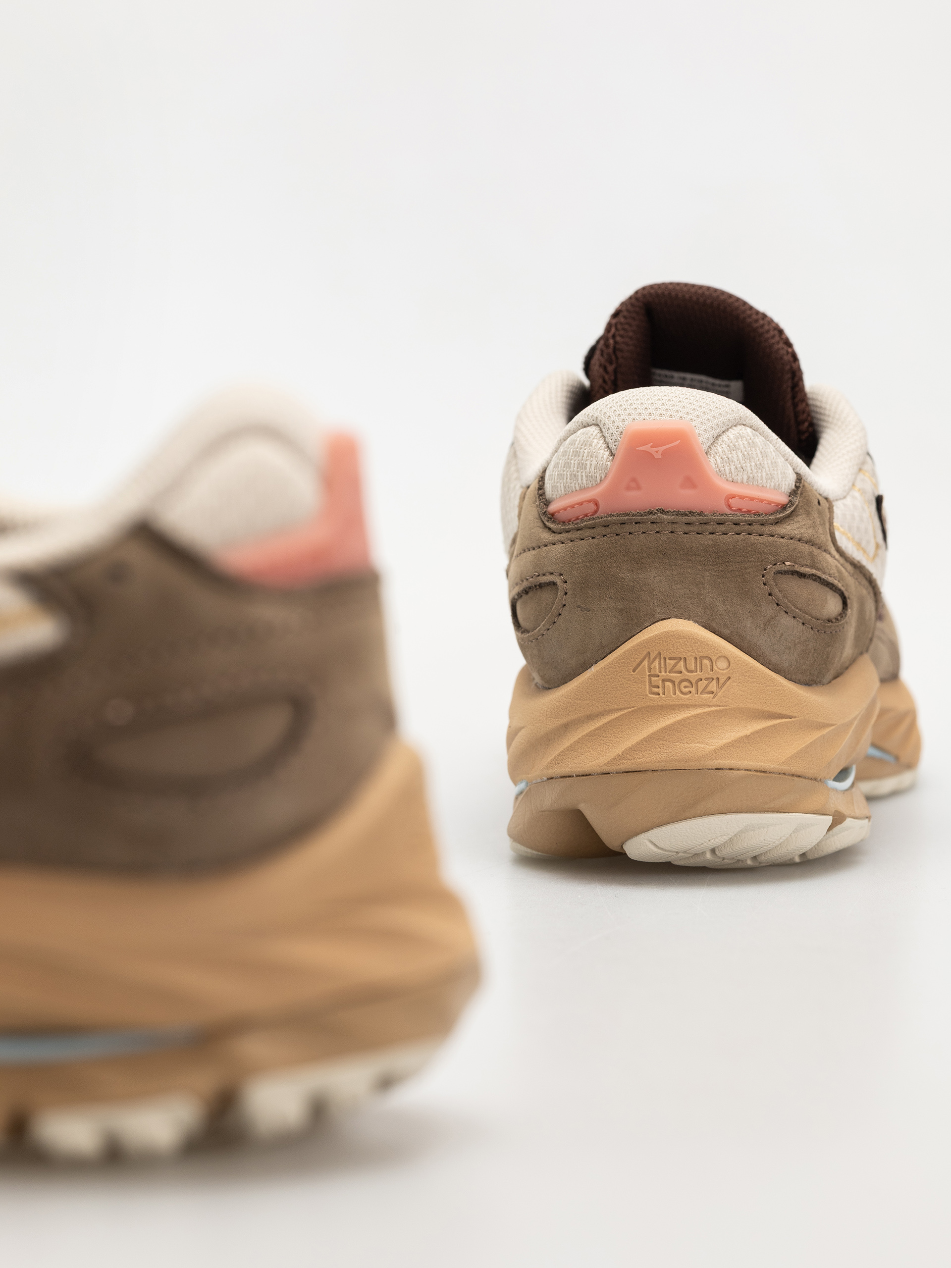 Взуття Mizuno Wave Rider Βeta Premium - коричневий (vintage khaki Взуття Mizuno Wave Rider Βeta Premium - коричневий (vintage khaki
