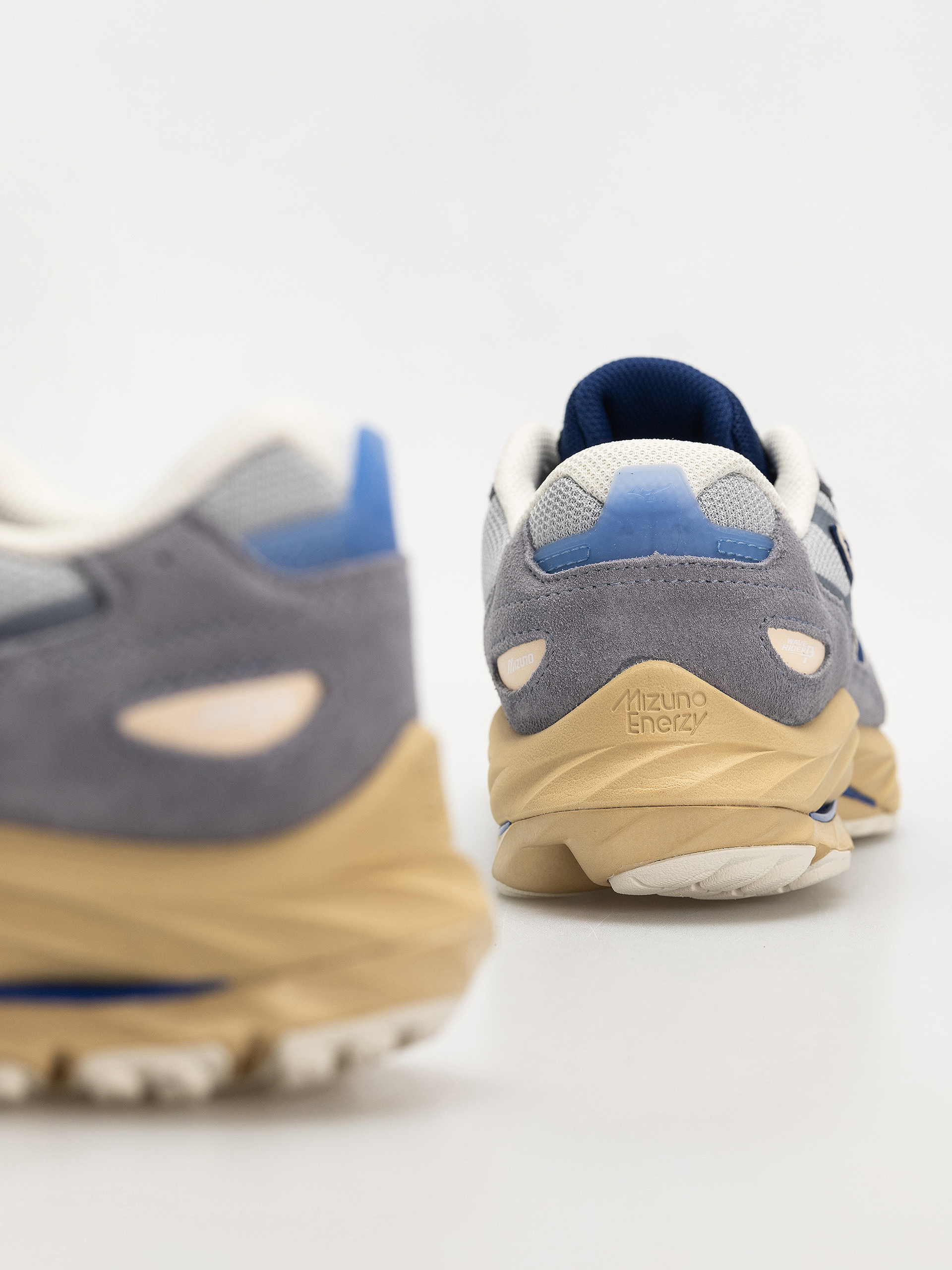 Взуття Mizuno Wave Rider Beta (tradewinds/india ink/harbor mist)