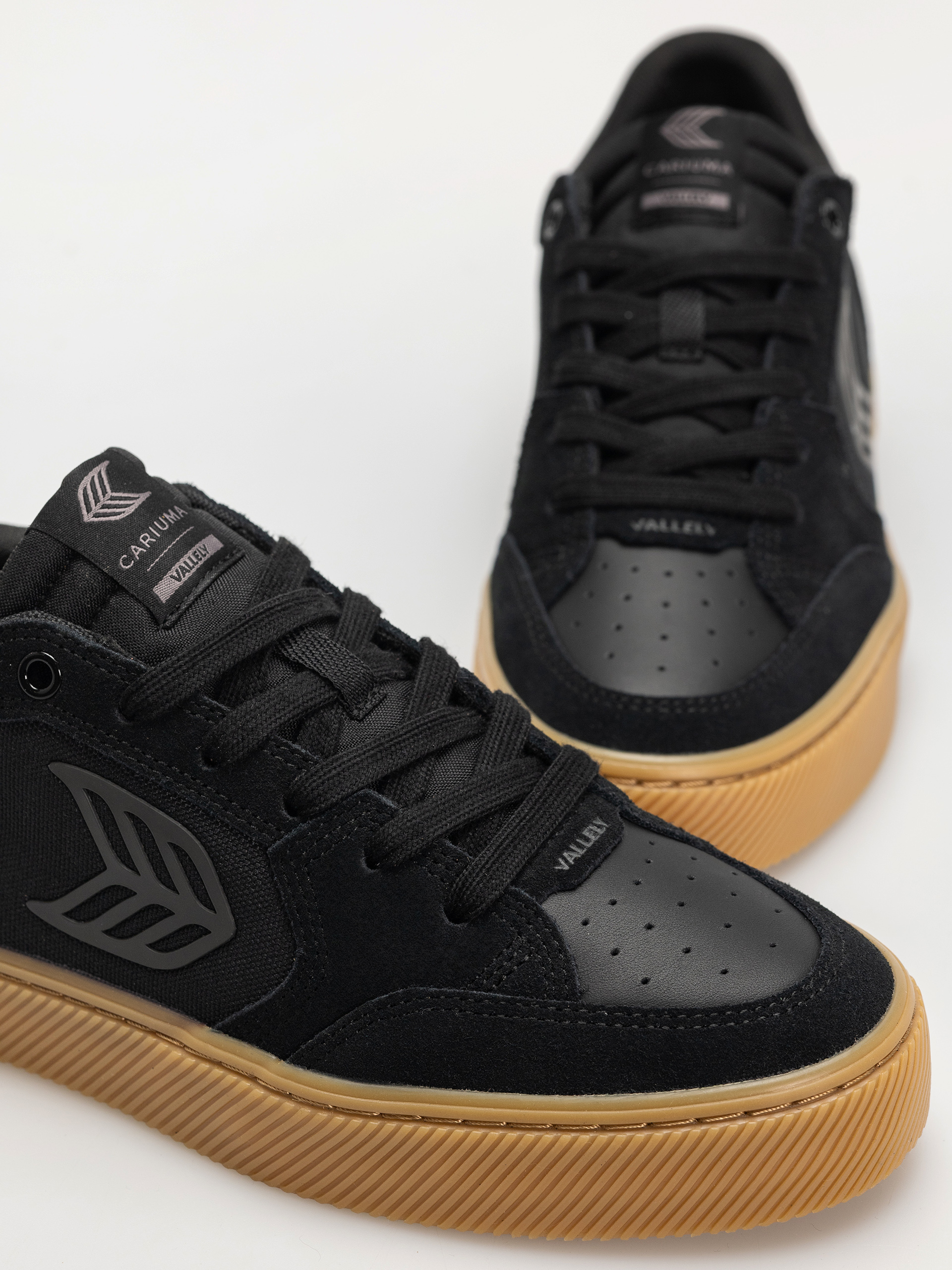 Взуття Cariuma Vallely Pro (gum black suede and cordura ash grey logo)