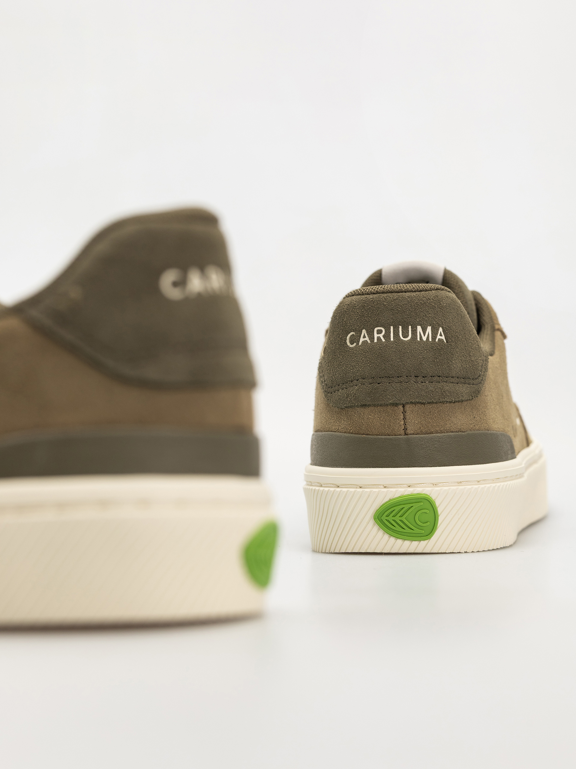 Взуття Cariuma Luan Pro (olive green suede ivory logo burnt olive)
