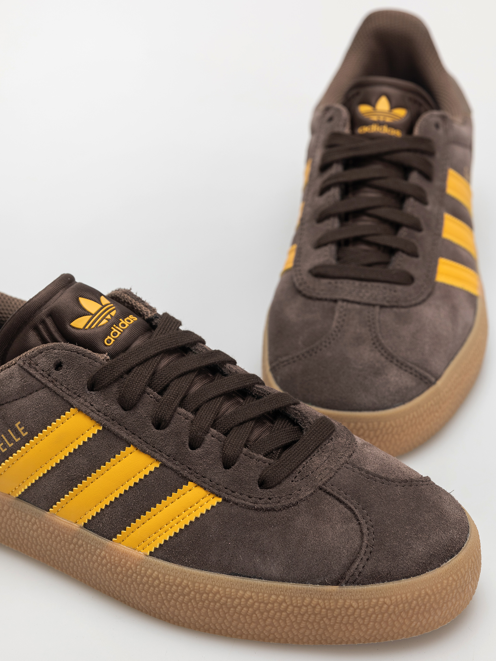 Взуття adidas Gazelle ADV (crywht/crywht/gum4)