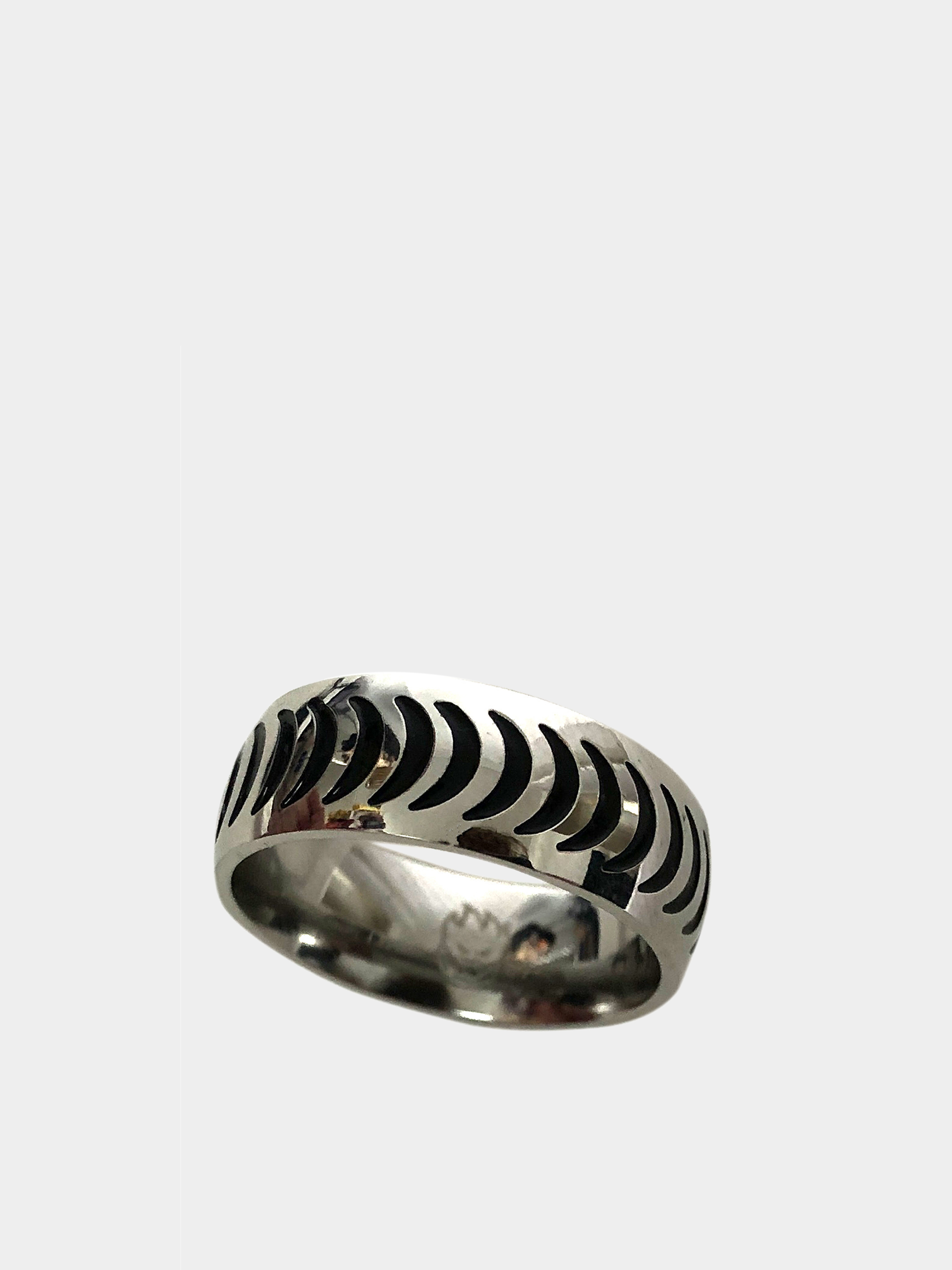 Перстень Spitfire Crescent Ring (stainless steel w/black fill)