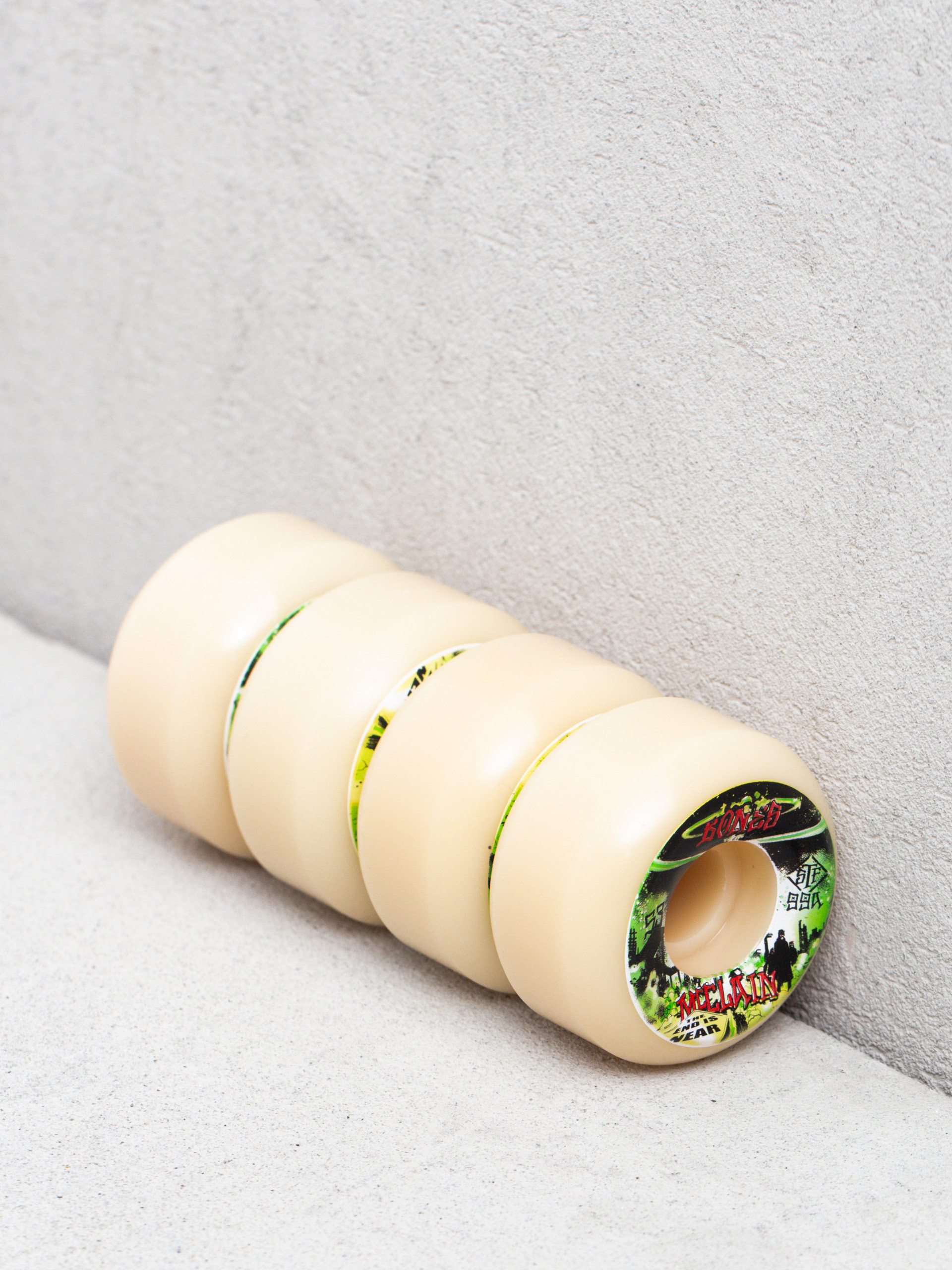 Колеса Bones Mcclain Apolcalypse V5 Sdecut Stf 99A (white/green)