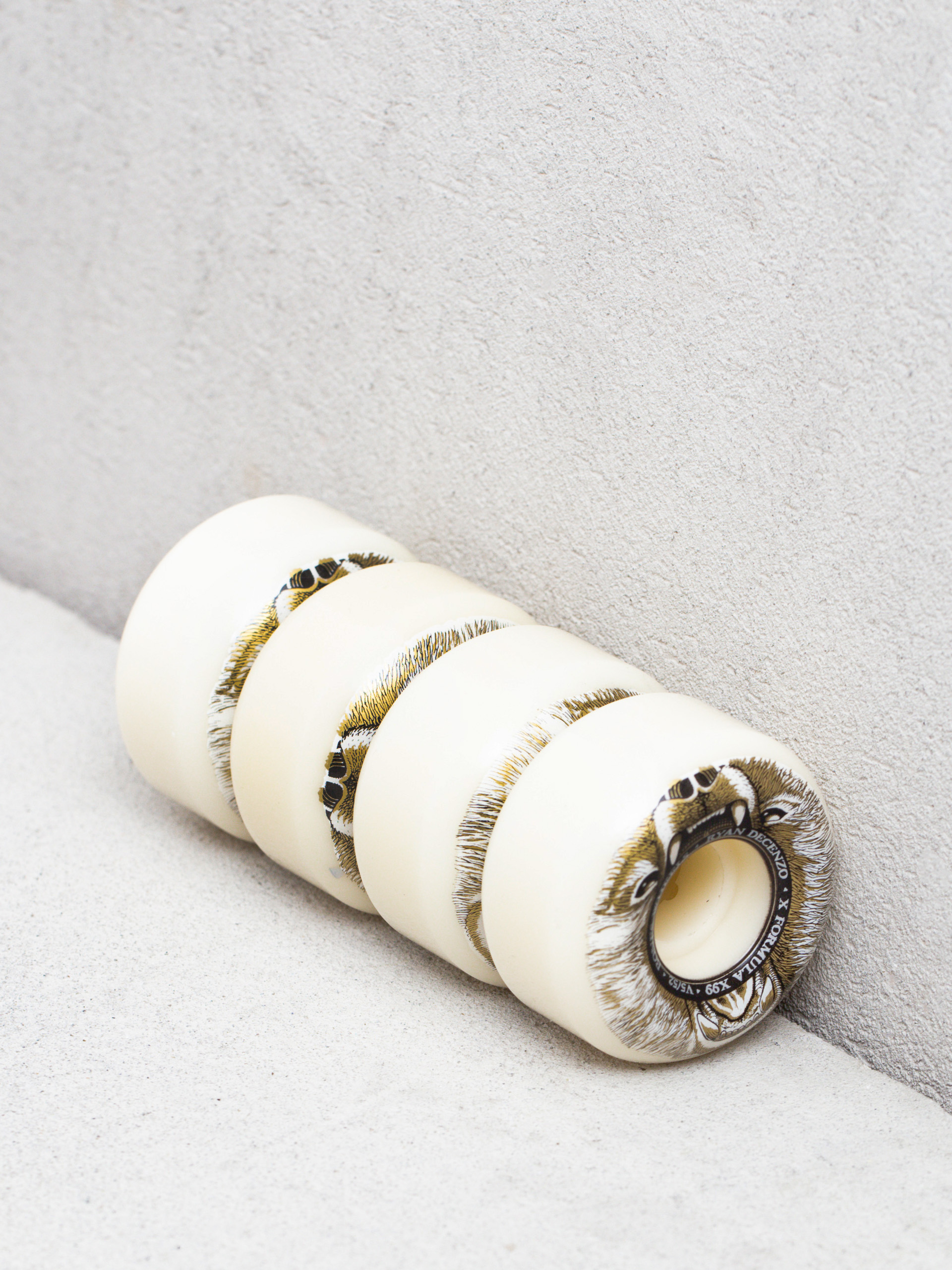 Колеса Bones X Formula Decenzo Bear Grills V5 Sidecut 99A (natural)