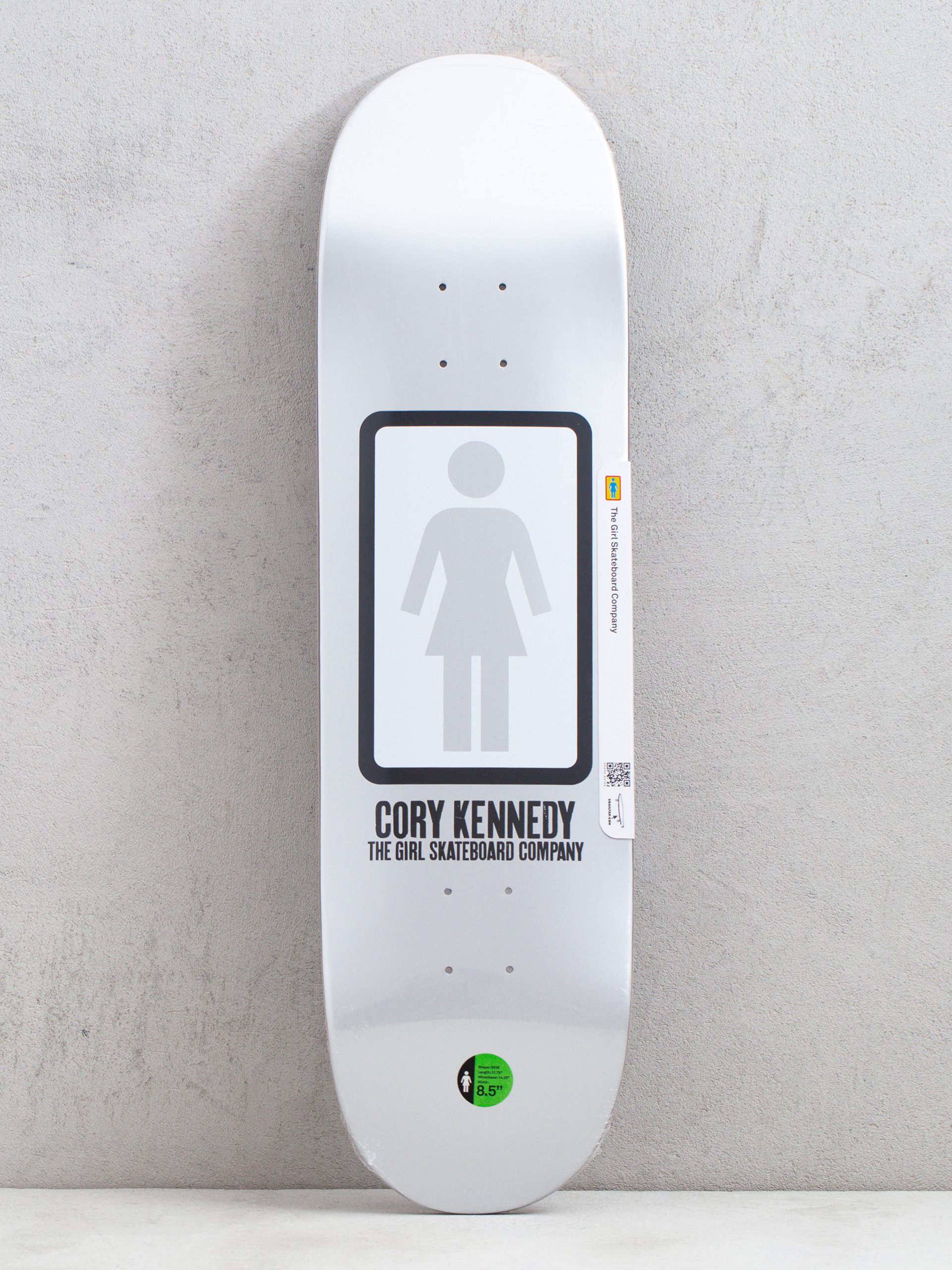 Декa Girl Skateboard Kennedy Og Black White (silver)