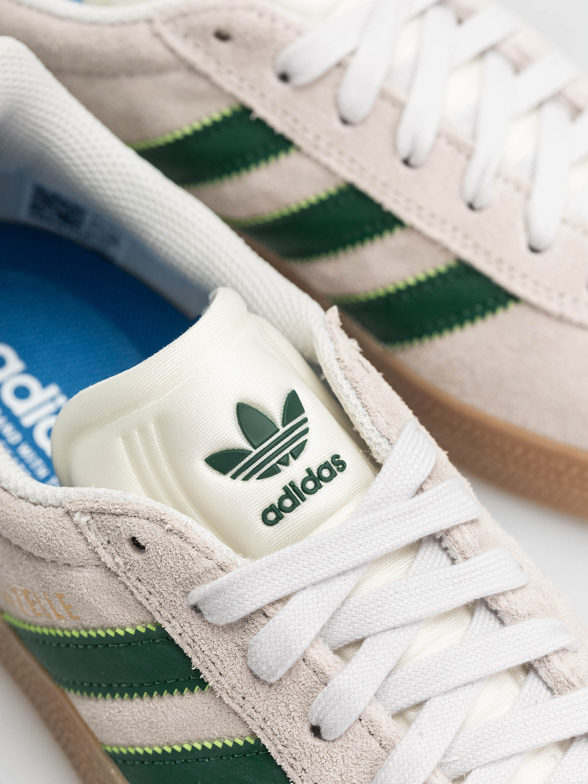 Взуття adidas Gazelle ADV (crywht/crywht/gum4)