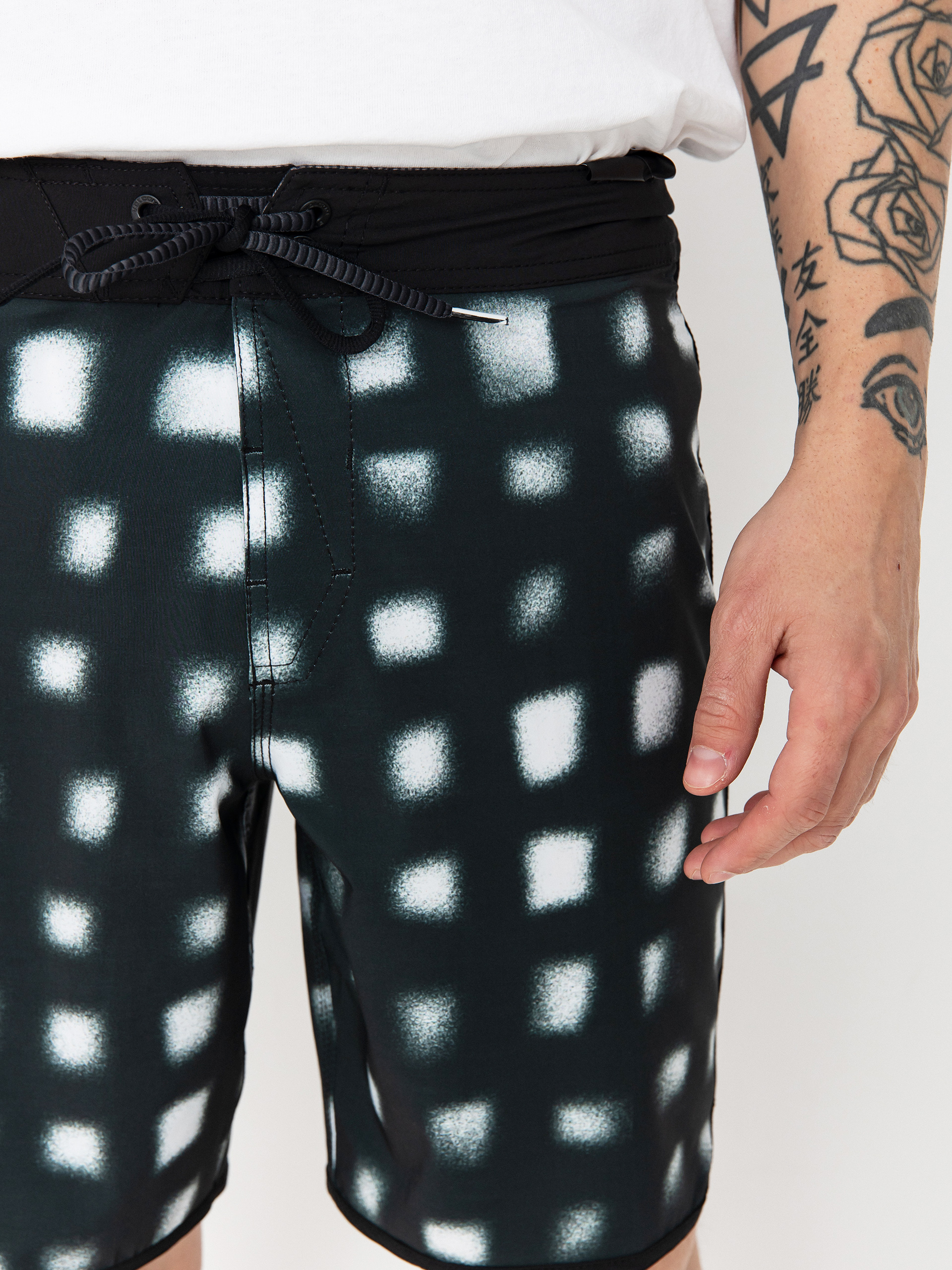 Пляжні шорти Volcom Infuse Scallop Mod 19 (black)