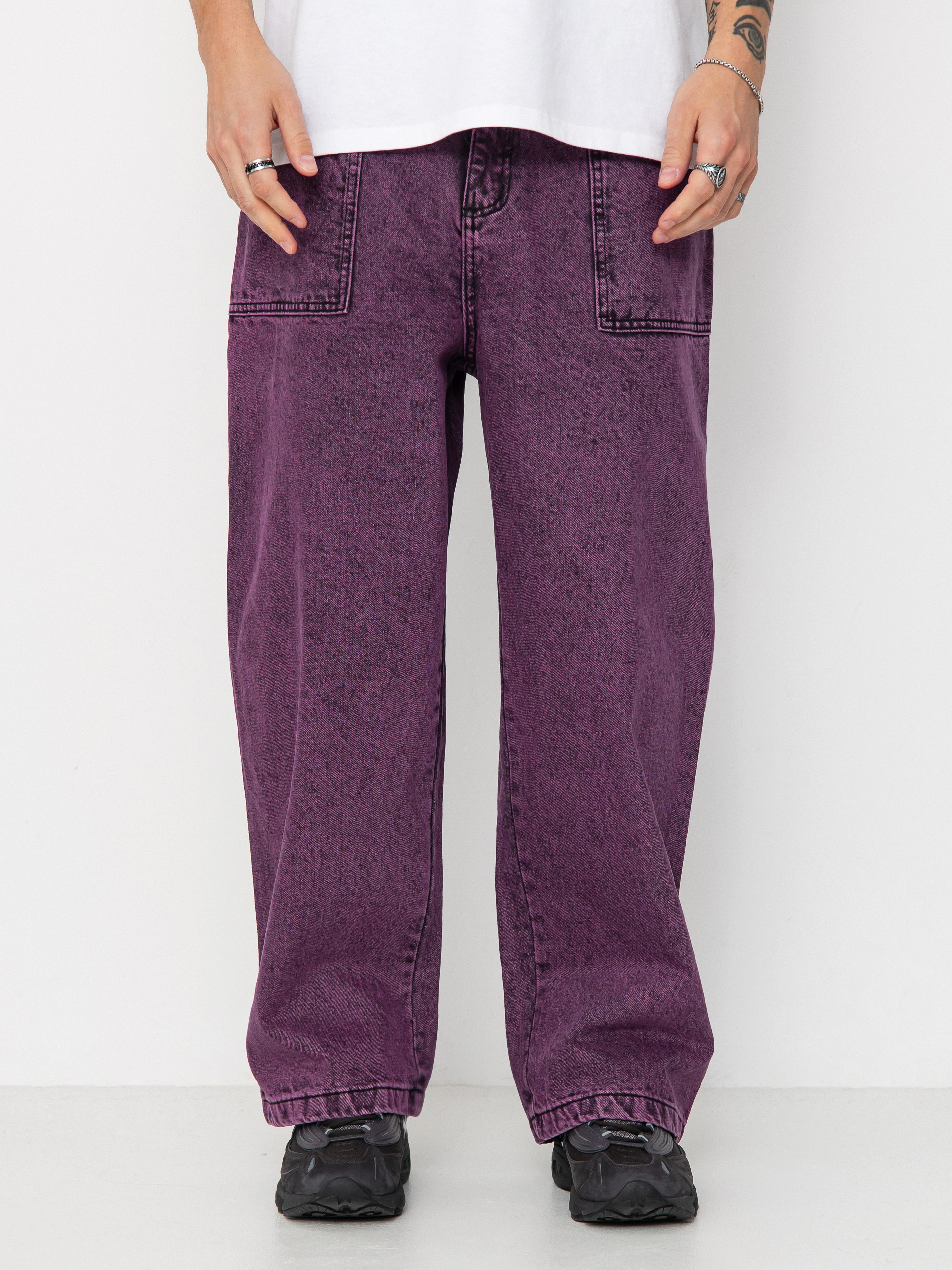 u0428u0442u0430u043du0438 Poetic Collective Painter (purple acid wash denim)