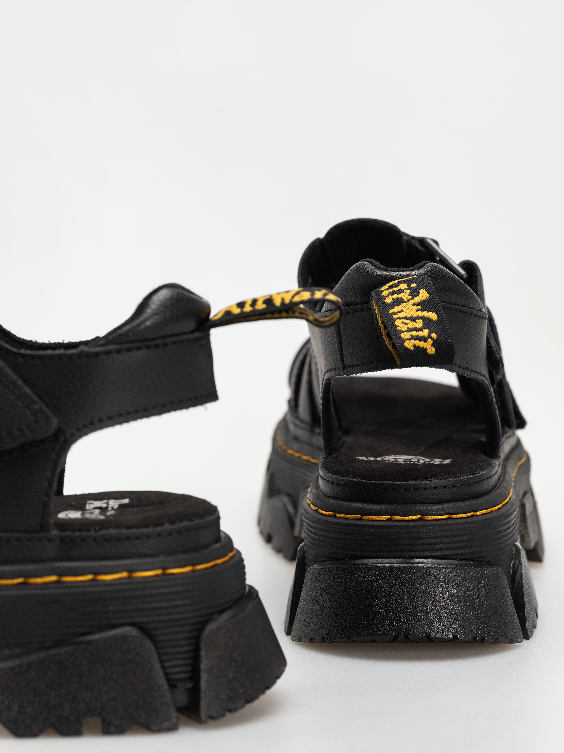 Сандалі Dr. Martens Mattison 3 Strap Wmn (black athena)