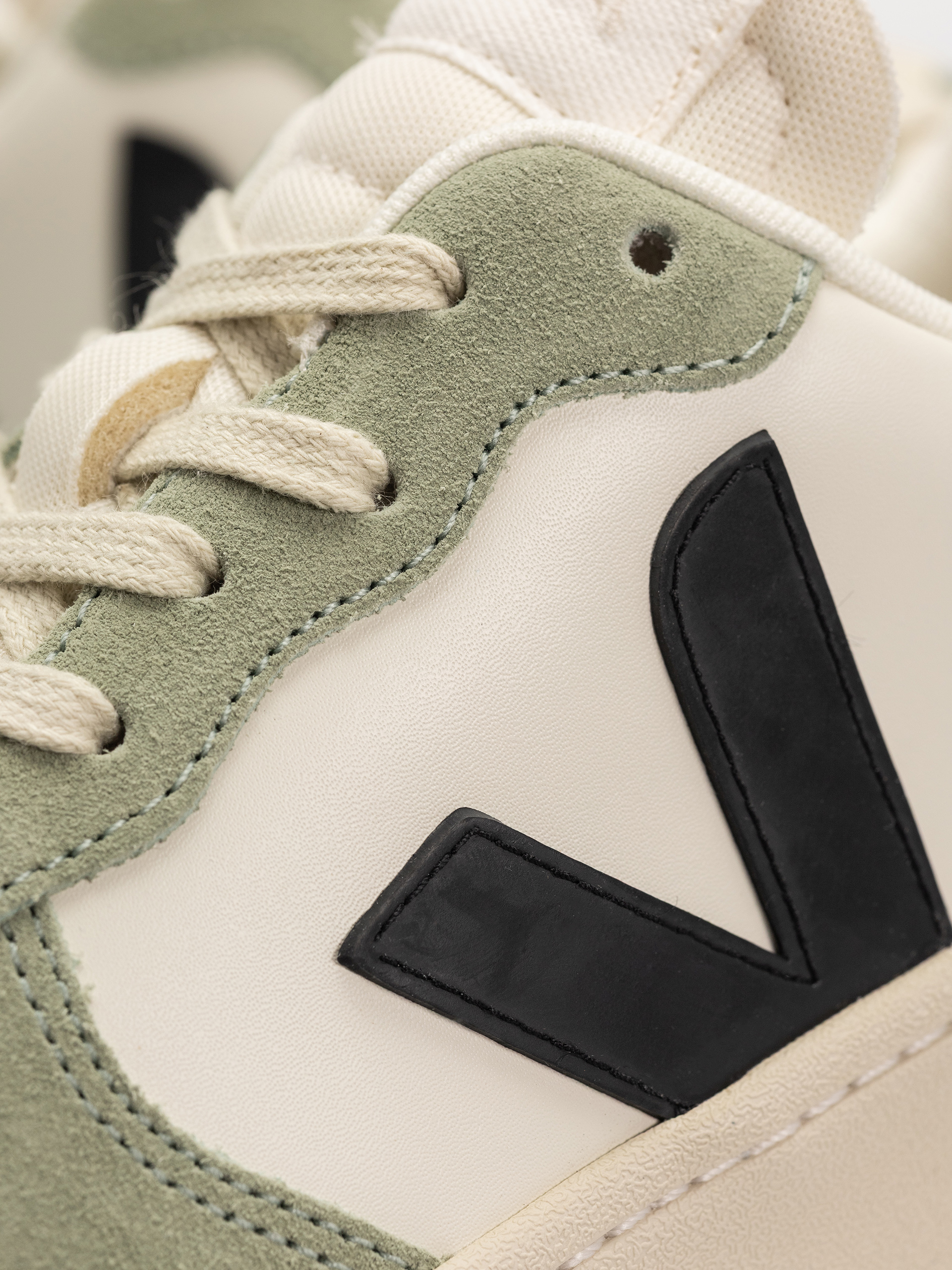 Взуття Veja V-10 Wmn (pure black clay)