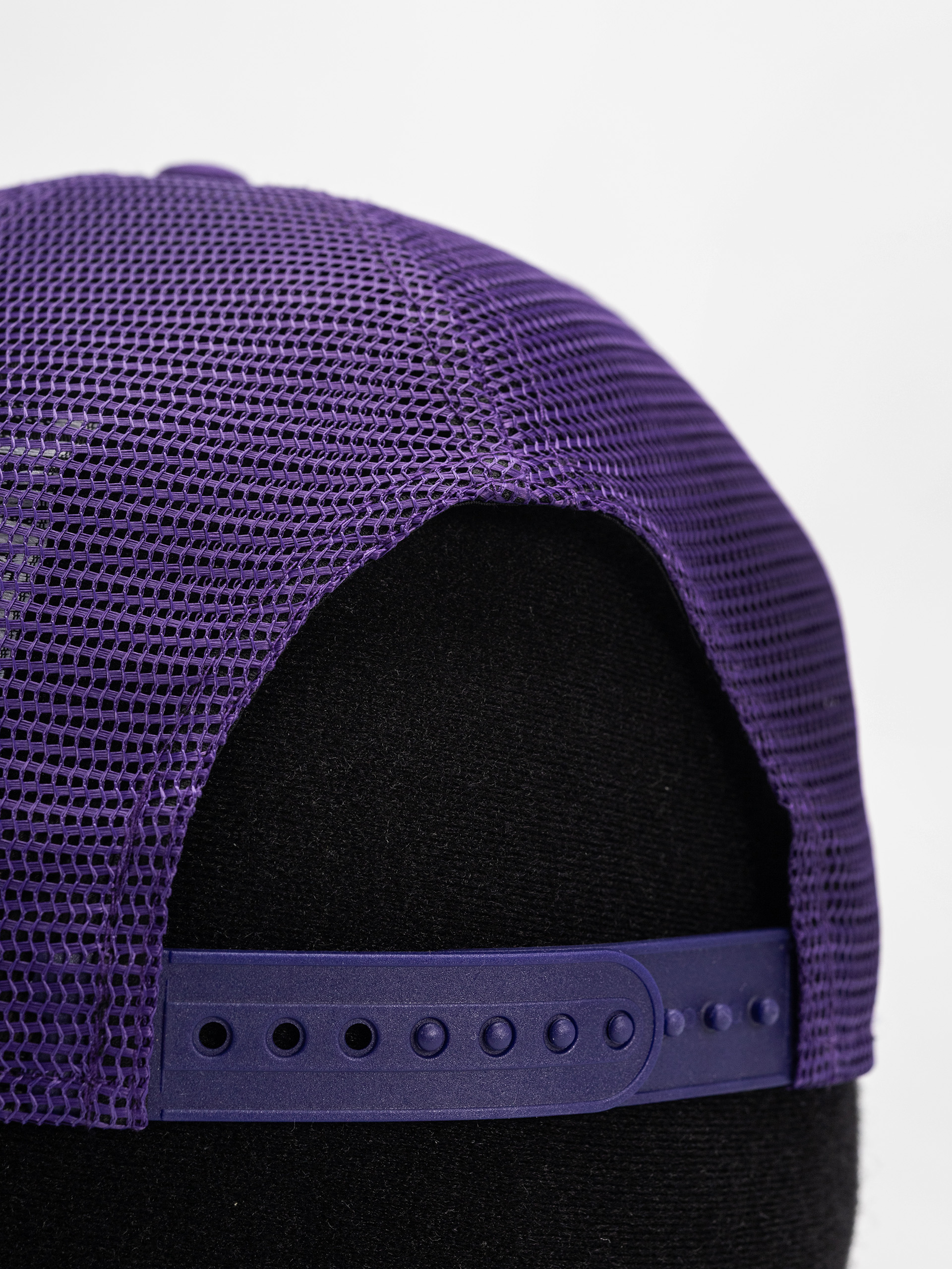 Кепка New Era NBA Side Patch Trucker Los Angeles Lakers (violet/white)