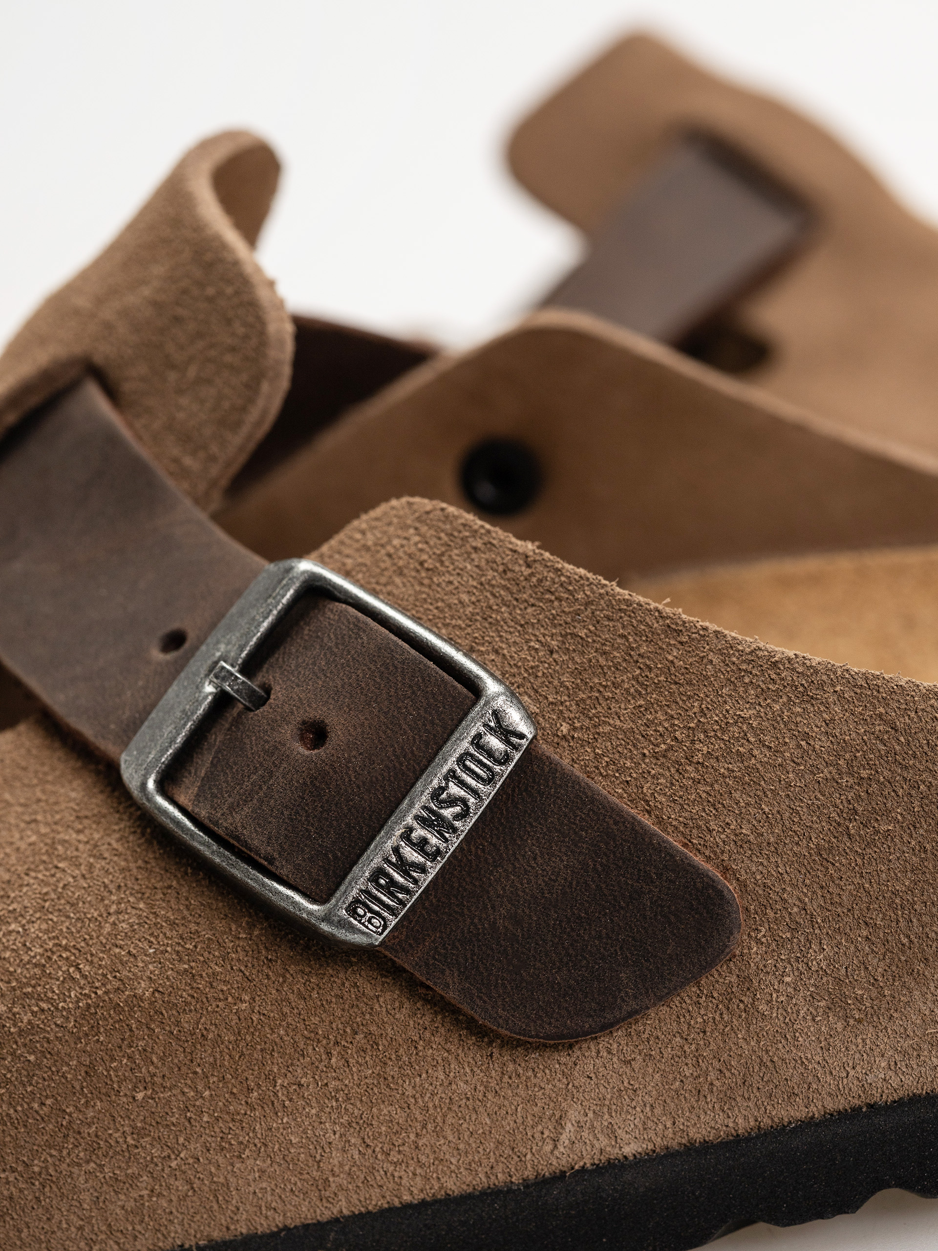 Шльопанці Birkenstock Boston Suede & Oiled Leather Regular (dark tea)