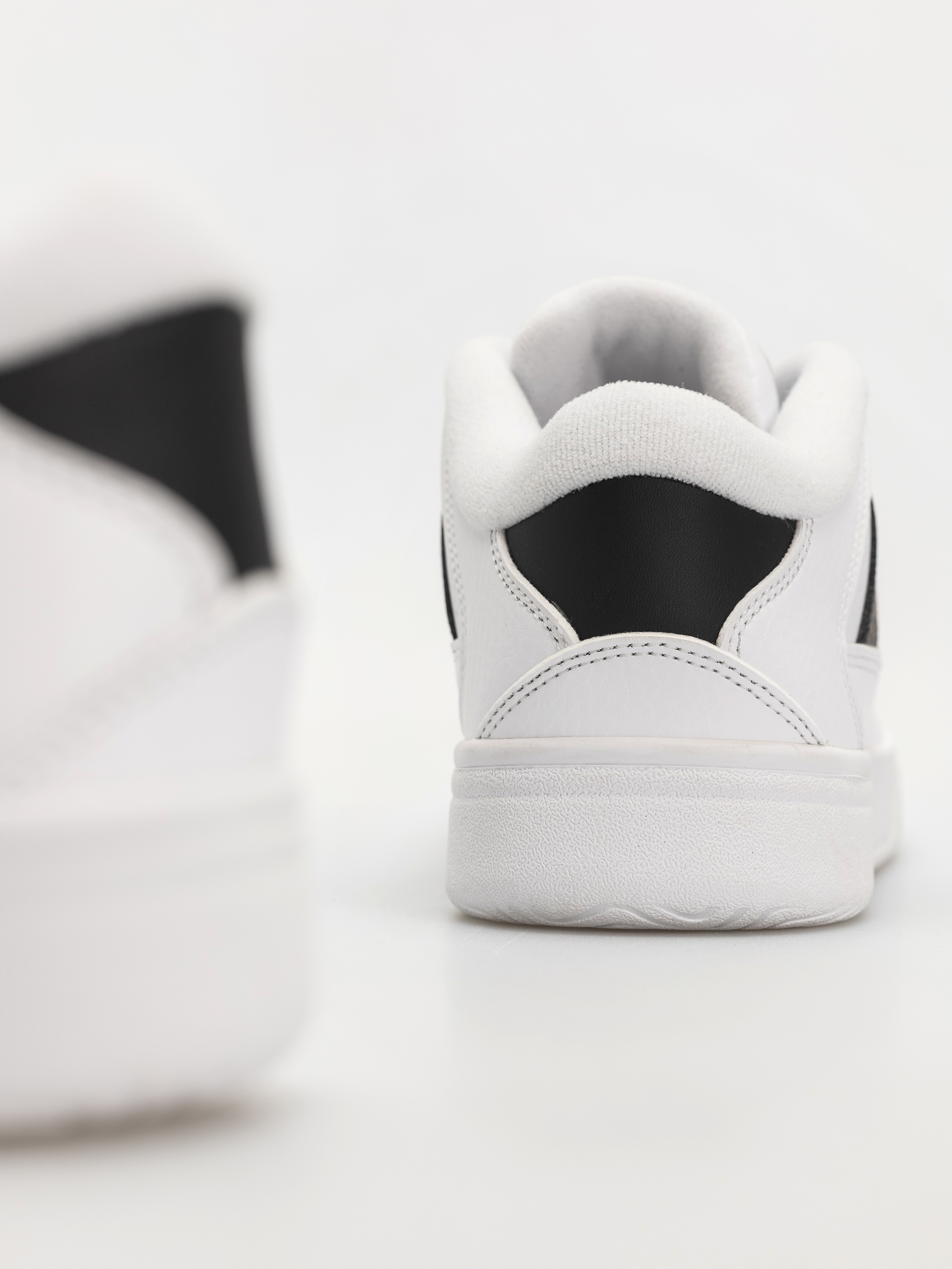 Взуття adidas Break Start 2000 (ftwwht/cblack/ftwwht)