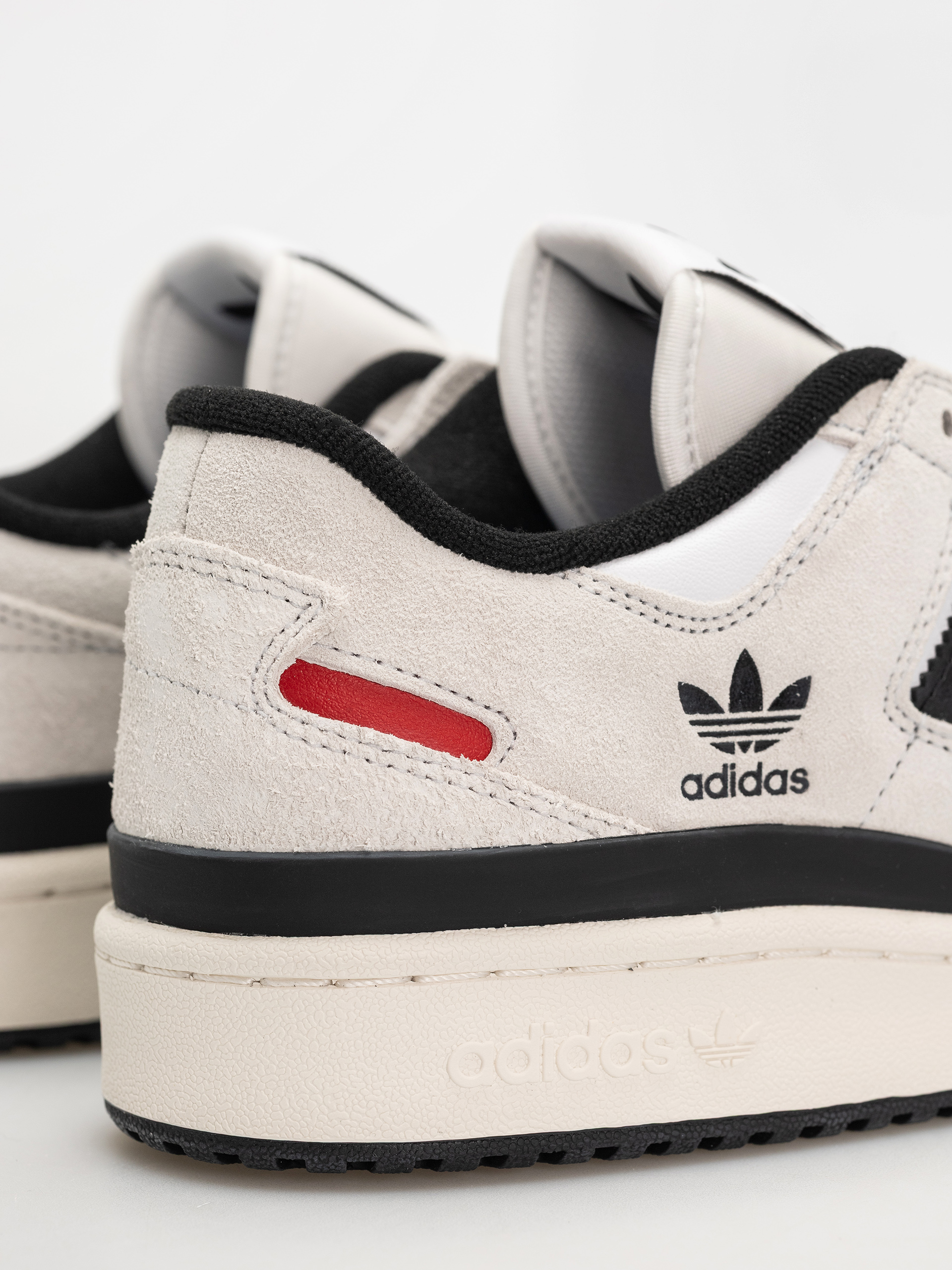 Взуття adidas Forum 84 Low Adv (crywht/cblack/betsca)