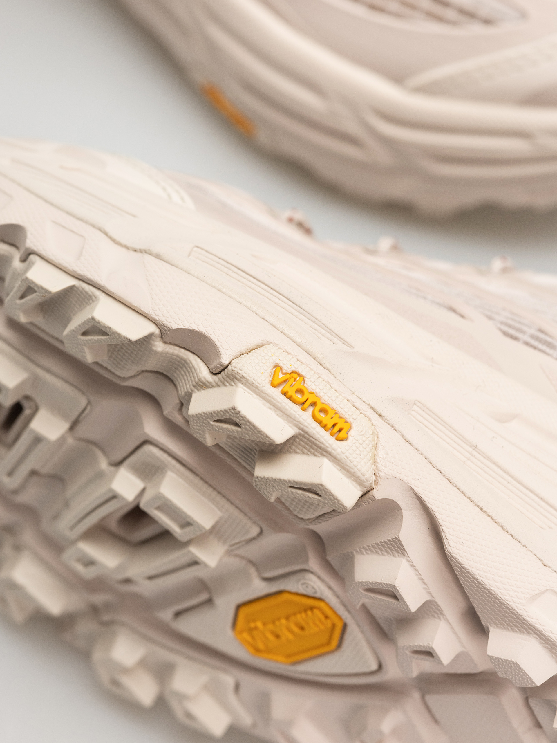 Взуття Hoka Mafate Three 2 Grid (rose cream stucco)